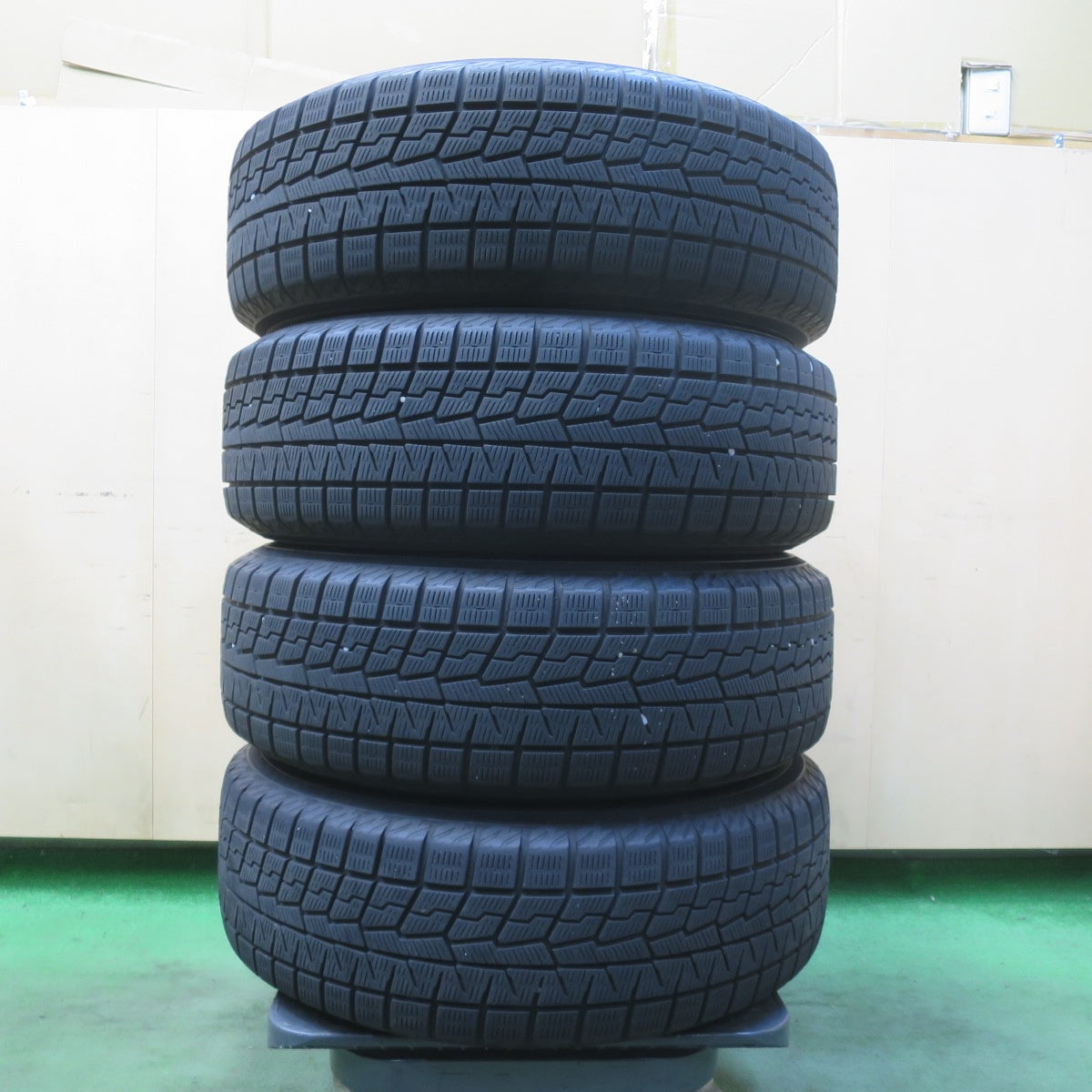 バリ溝!キレイ!9分★スタッドレス 195/65R15 ヨコハマ アイスガード iG70 VELVA SPORTZ ヴェルヴァ 15インチ PCD114.3/5H★6050802イス