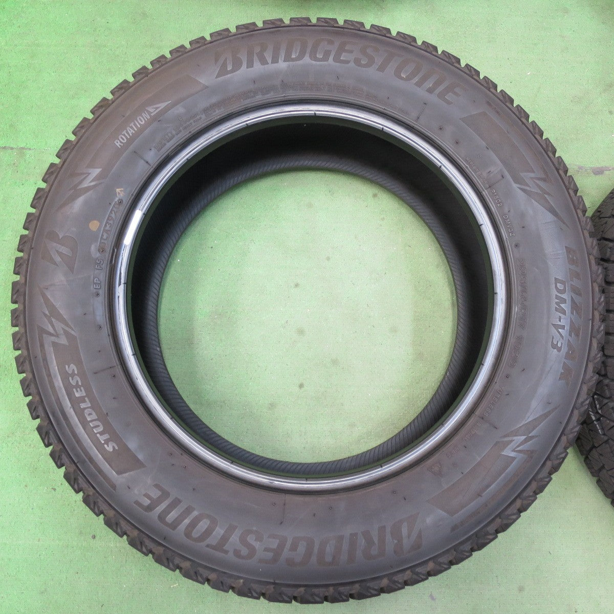 バリ溝!8.5分★スタッドレス 225/65R17 ブリヂストン ブリザック DM-V3 17インチ ハリアー RAV4 CX-5 CX-8 エクストレイル 等★5072105イスタ