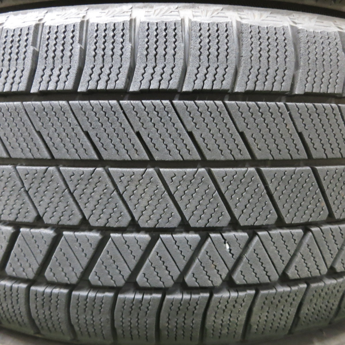 バリ溝!22年!8.5分★ベンツ 等 BIASSO BI-01 215/45R17 スタッドレス ブリヂストン ブリザック VRX3 ビアッソ 17インチ PCD112/5H★5091301ナス