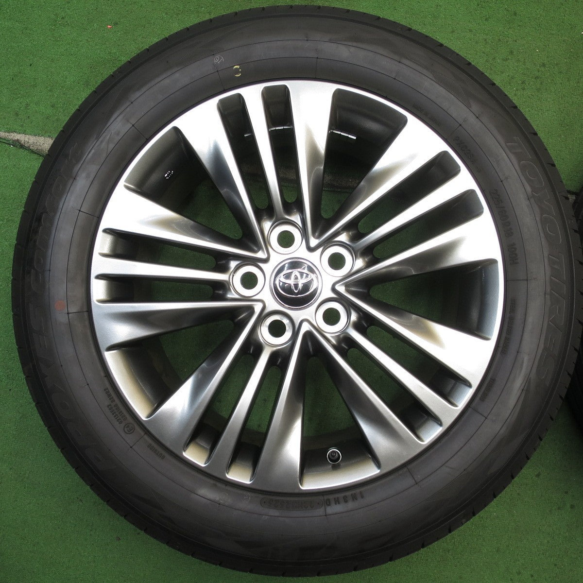 新車外し!25年★トヨタ 40系 アルファード ヴェルファイア 純正 225/60R18 トーヨー プロクセス Comfort コンフォート 18インチ PCD120/5H★5081106NJノ