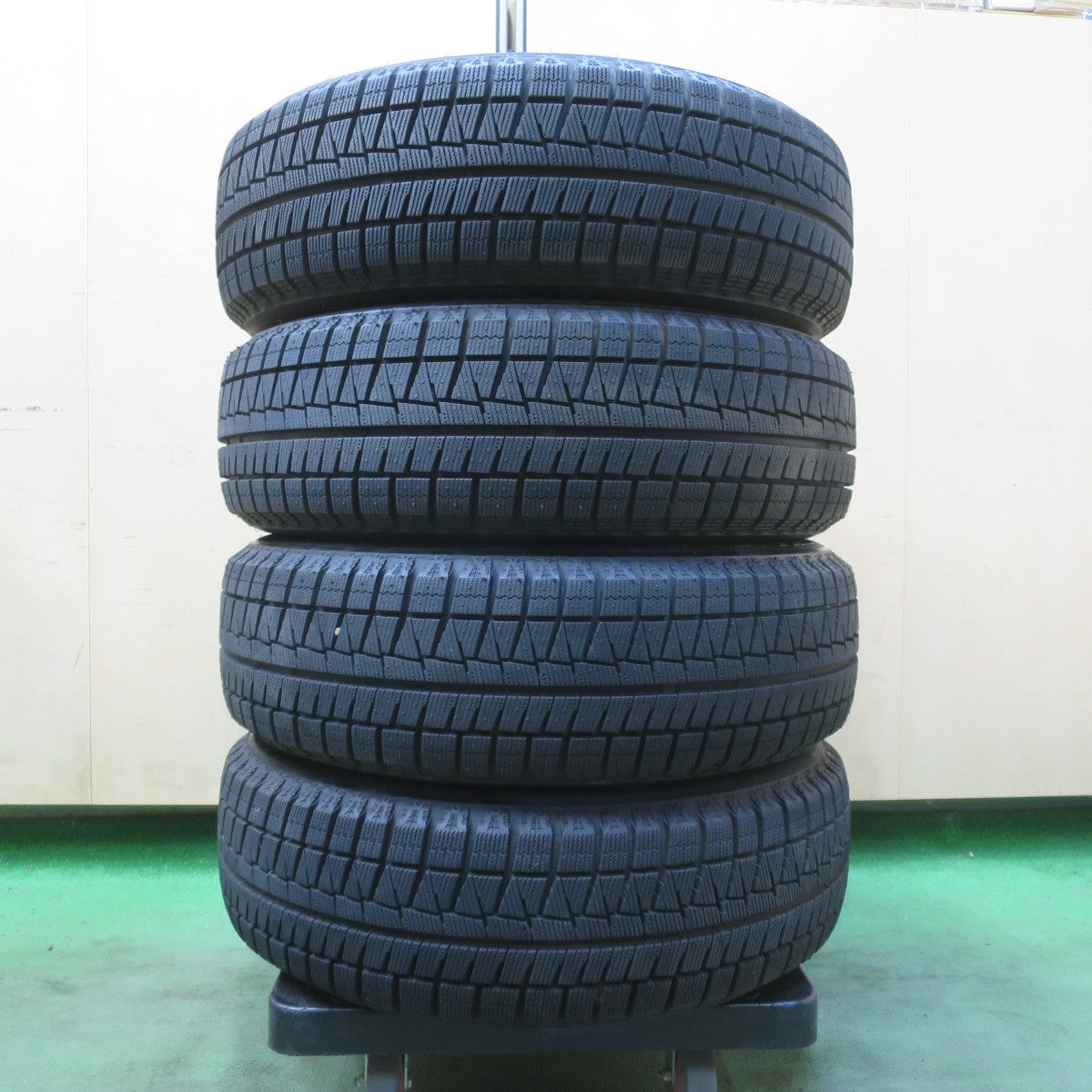 バリ溝!キレイ!ほぼ10分★スタッドレス 185/60R15 ブリヂストン アイスパートナー2 TOPRUN トップラン 15インチ PCD100/4H★6051007イス