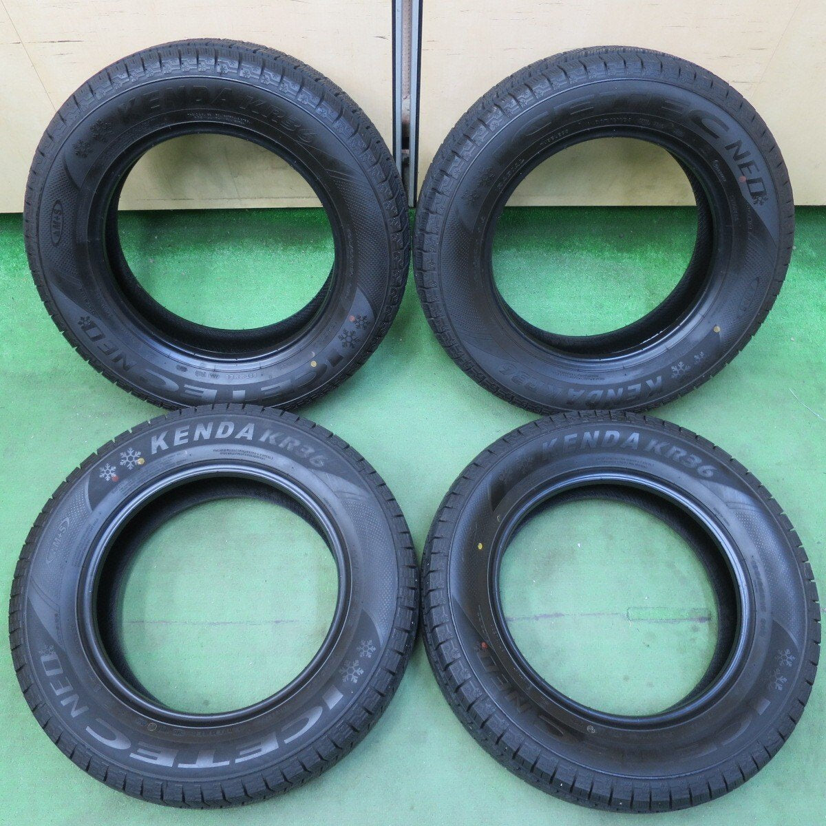 バリ溝!9.5分★スタッドレス 195/65R15 ケンダ KR36 アイステック ネオ タイヤ 15インチ ノア ヴォクシー エスクァイア アイシス 等★5040511イスタ