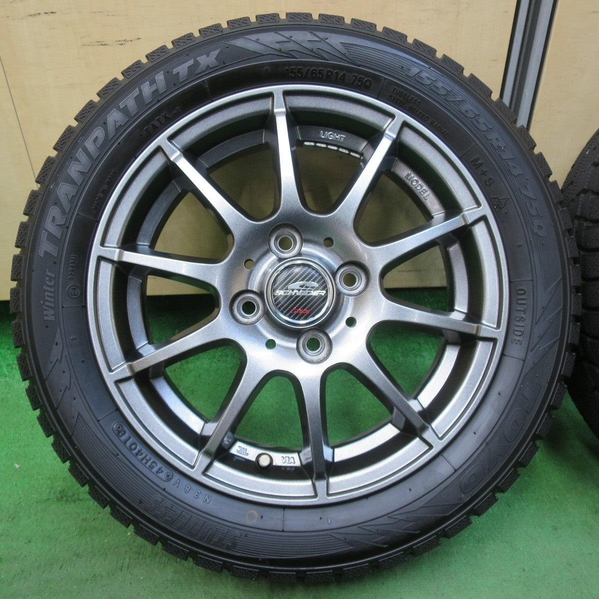 バリ溝!キレイ!ほぼ10分★スタッドレス 155/65R14 トーヨー ウインター トランパス TX SCHNEIDER シュナイダー 14インチ PCD100/4H★5022409イス