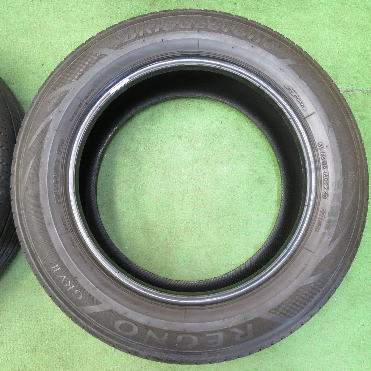 4本価格!23年★225/60R17 ブリヂストン レグノ GRV2 タイヤ 17インチ エクストレイル アルファード ハリアー フォレスター XV 等★5041813イノタ