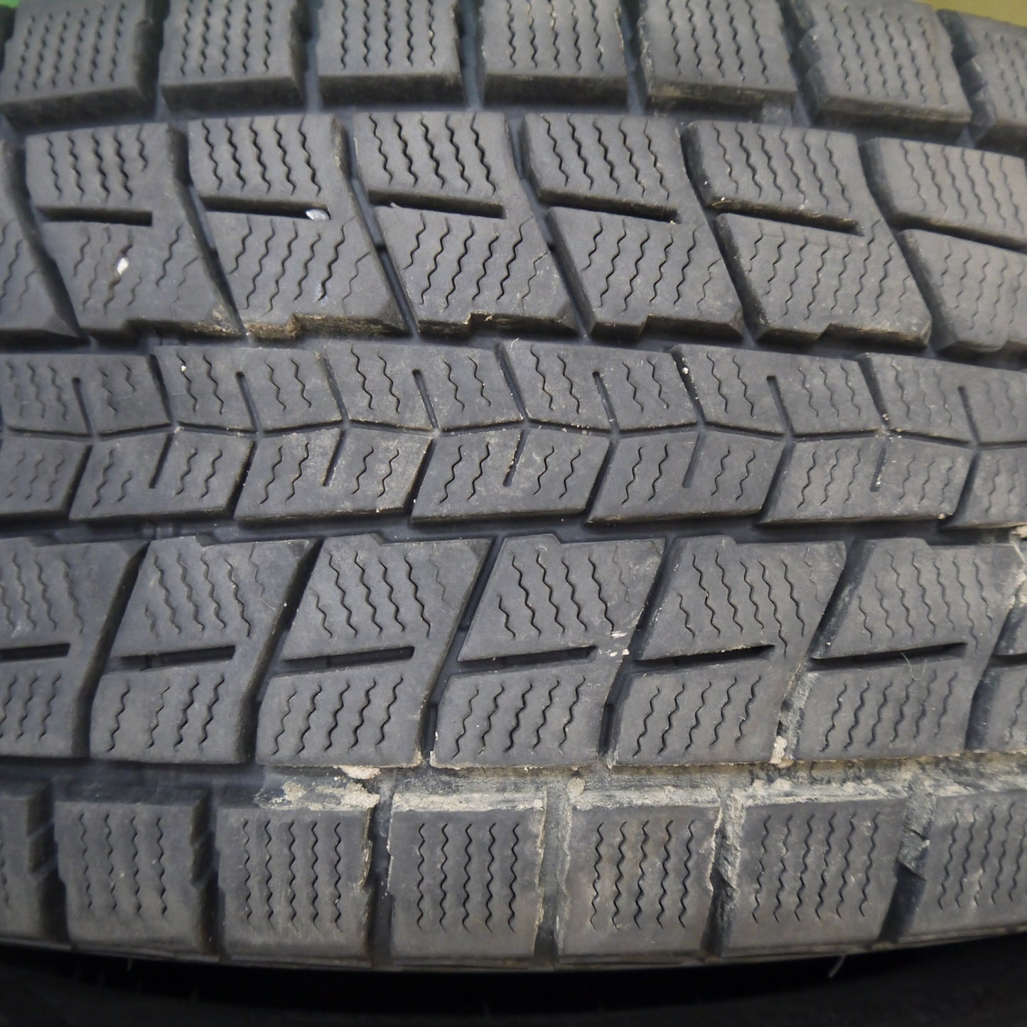 バリ溝!21年!9.5分★スタッドレス 265/65R17 ダンロップ ウインターマックス SJ8+ タイヤ 17インチ ランクル プラド ハイラックス 等★5043002Hスタ
