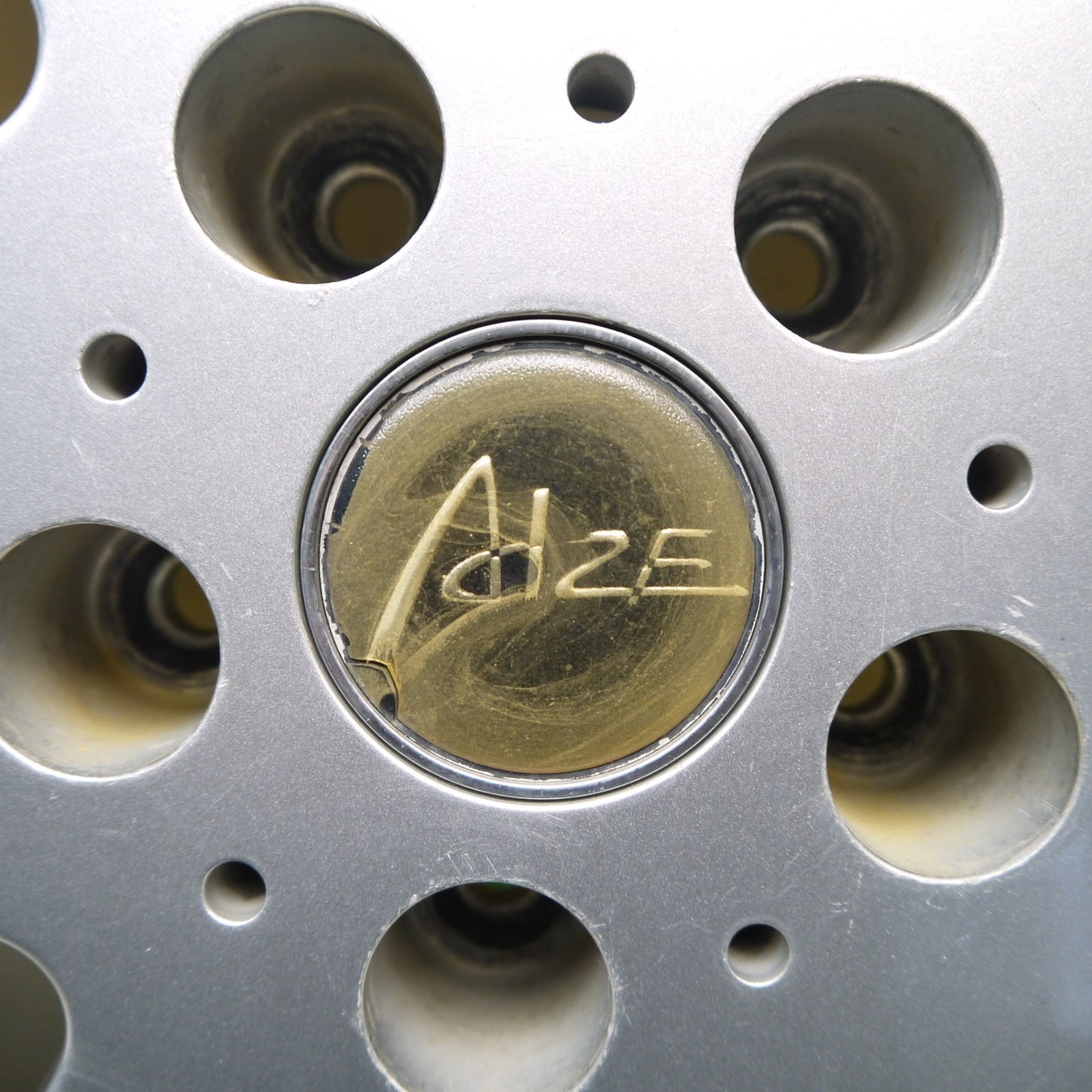 バリ溝!9.5分★スタッドレス 205/65R16 ヨコハマ アイスガード iG50 プラス ALZE 16インチ PCD114.3/5H★5043008Hス