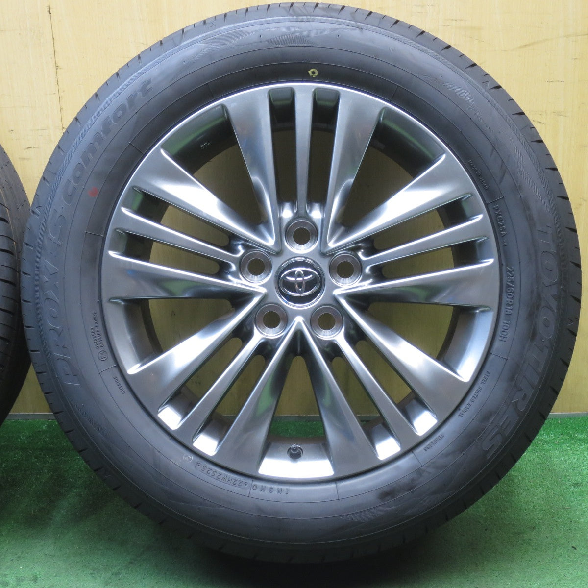 新車外し!25年★トヨタ 40系 アルファード ヴェルファイア 純正 225/60R18 トーヨー プロクセス Comfort コンフォート 18インチ PCD120/5H★5081106NJノ