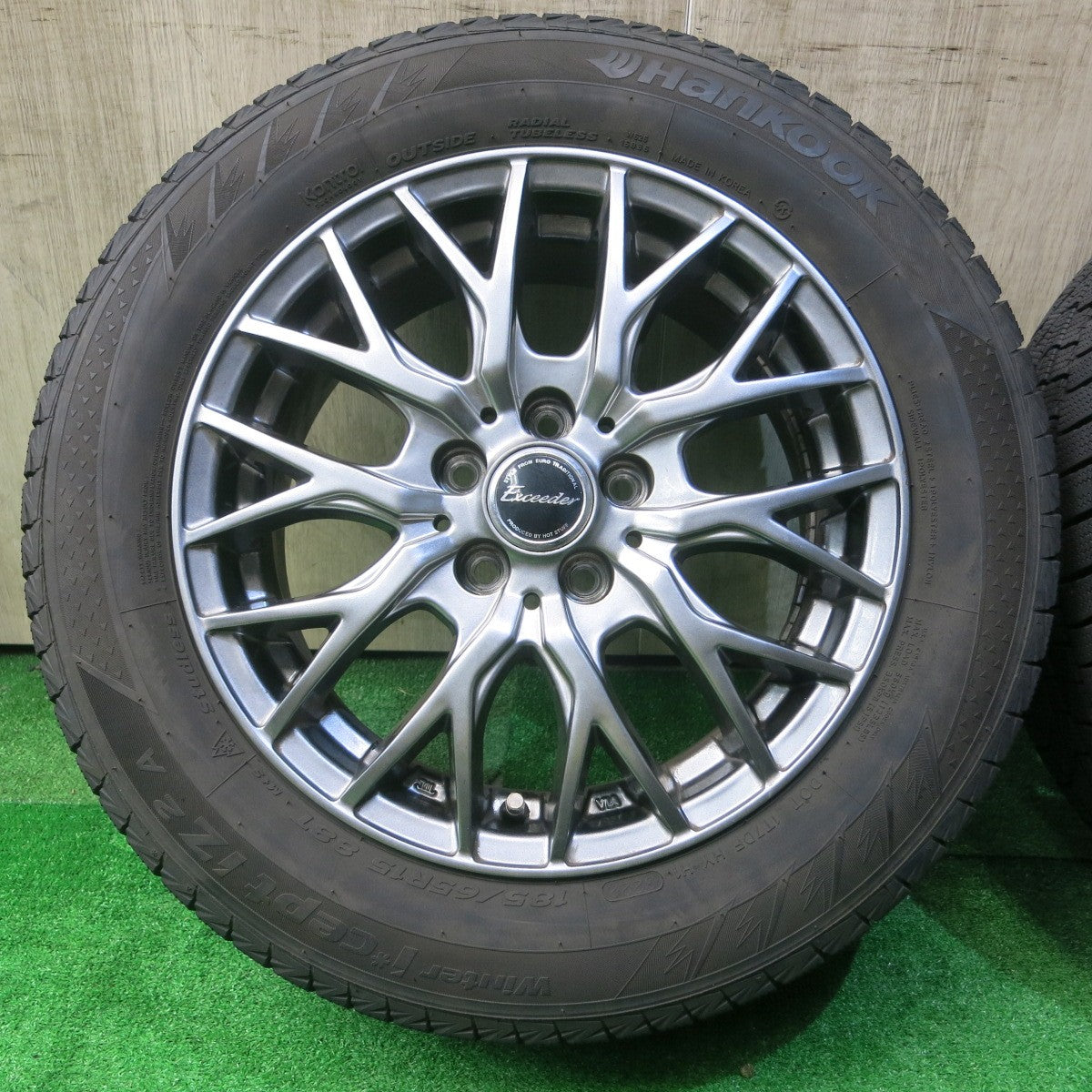バリ溝!22年!キレイ!9.5分★プリウス 等 185/65R15 スタッドレス ハンコック ウインター アイセプト IZ2A Exceeder エクシーダー 15インチ PCD100/5H★5051702NJス