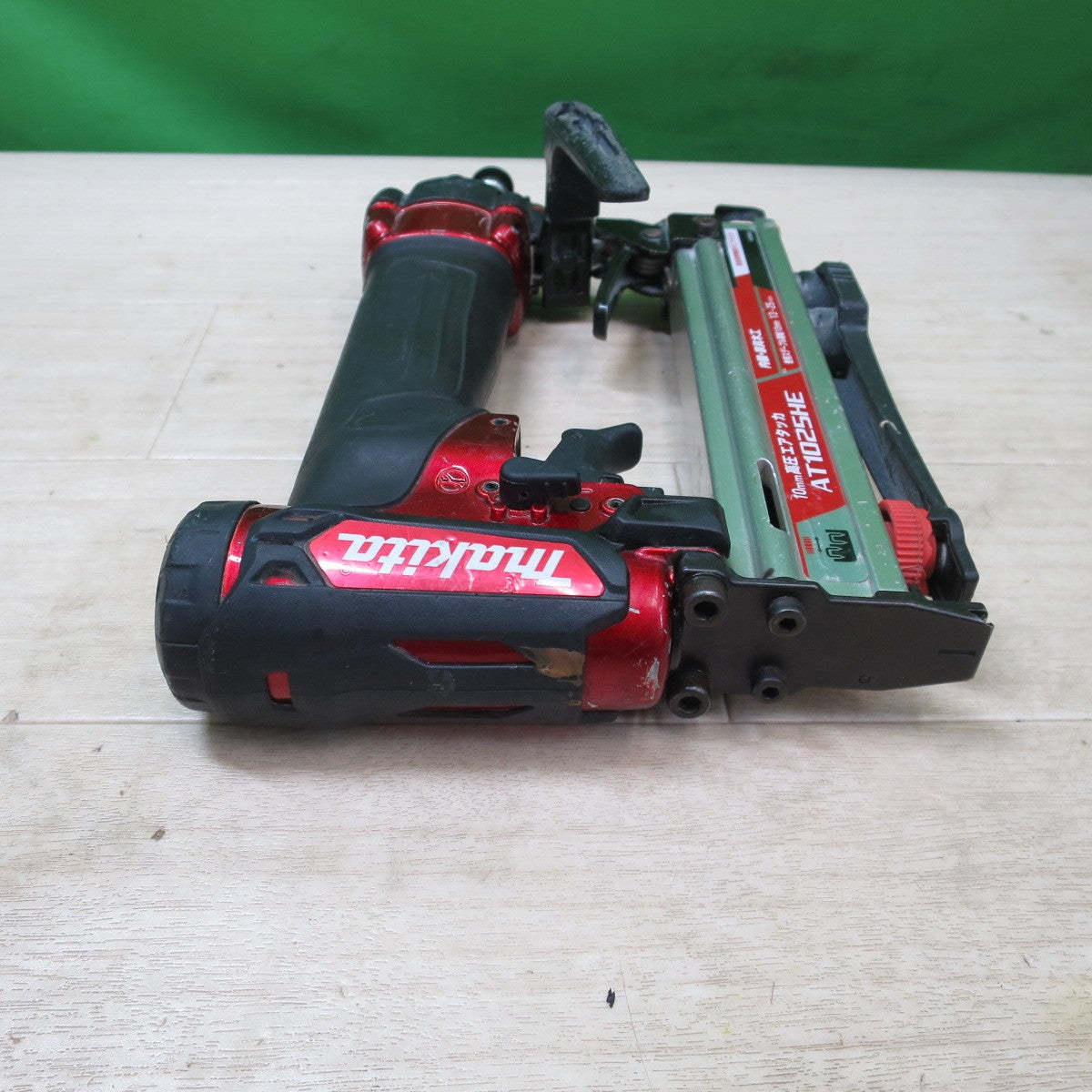 ☆マキタ 10mm 高圧 エア タッカー AT1025HE エアー ツール 工具 makita 現状品☆