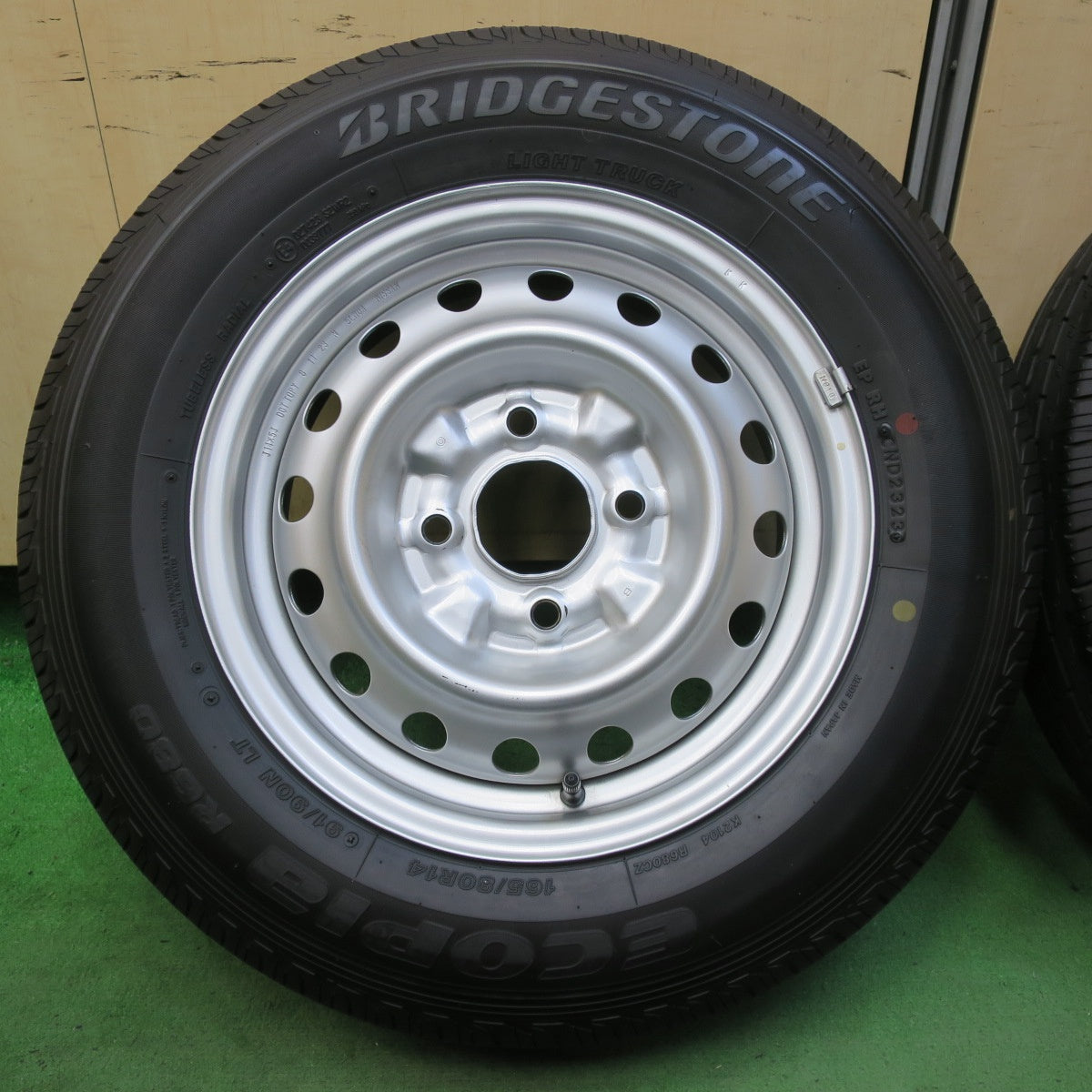 新車外し!23年★日産 NV200 バネット 純正 TOPY スチール 165/80R14 97/95N ブリヂストン エコピア R680 14インチ PCD114.3/4H★5071702イノ