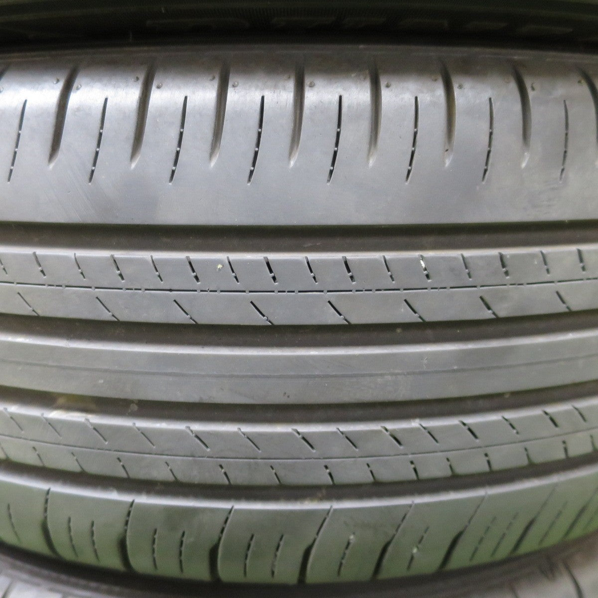 バリ溝!23年!9.5分★225/60R18 ダンロップ グラントレック PT30 タイヤ 18インチ ハリアー RAV4 エクストレイル 等★6022301NGノタ
