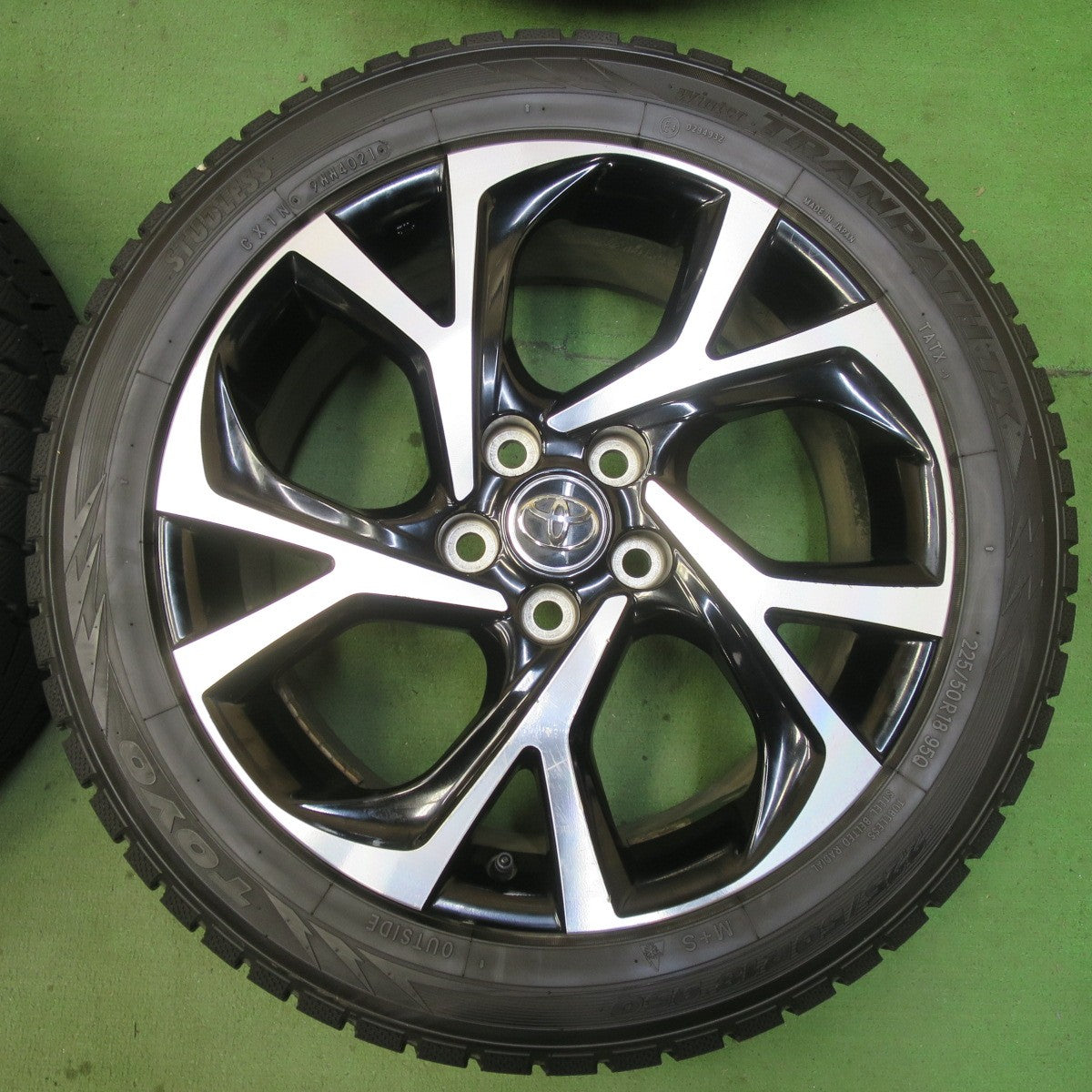 バリ溝!21年!9.5分★トヨタ CH-R 純正 225/50R18 スタッドレス トーヨー ウインター トランパス TX 18インチ CHR PCD114.3/5H★5081804イス