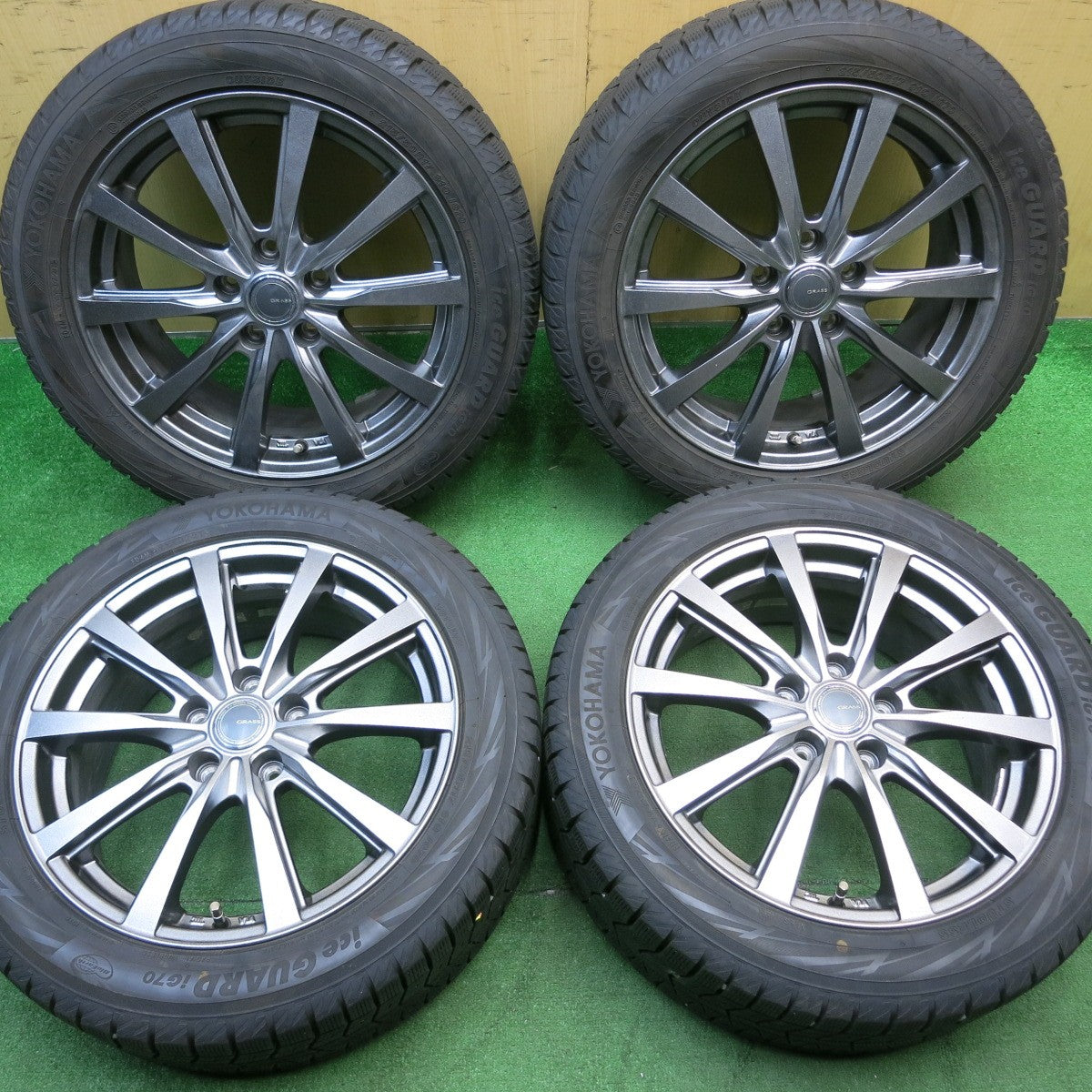 バリ溝!21年!キレイ!9.5分以上★スタッドレス 215/50R17 ヨコハマ アイスガード iG70 GRASS グラス 17インチ PCD114.3/5H★5042203NJス