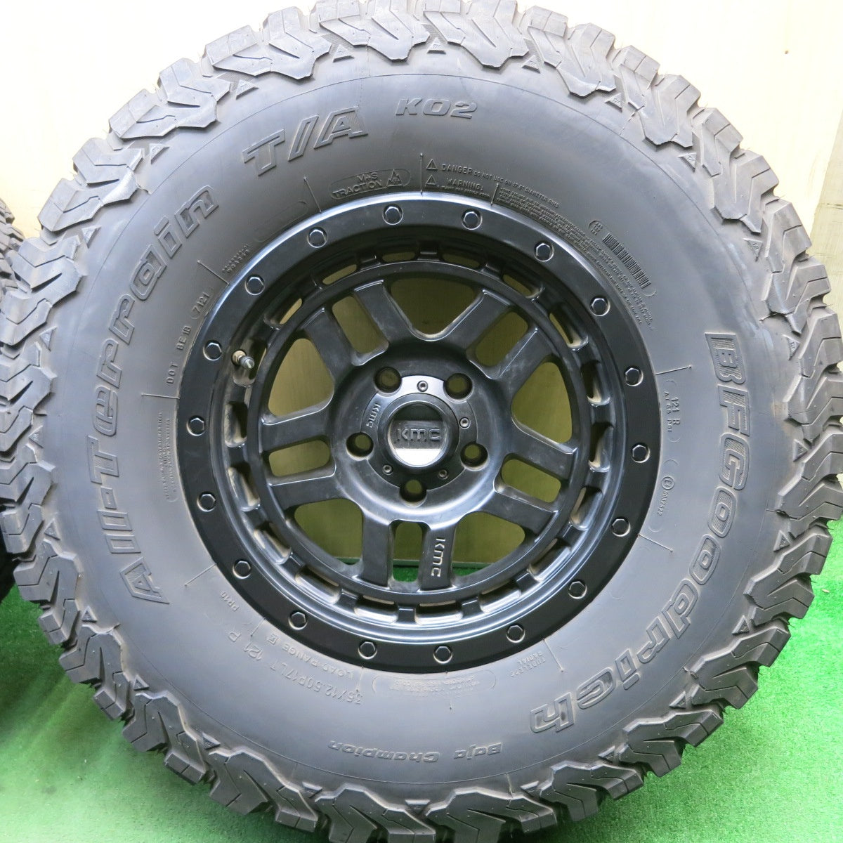 4本価格!21年★ジープ 等 KMC KM540 RECON 35×12.50R17LT 121R BFグッドリッチ All-Terrain T/A KO2 リコーン 17インチ PCD127/5H★5052404HAノ