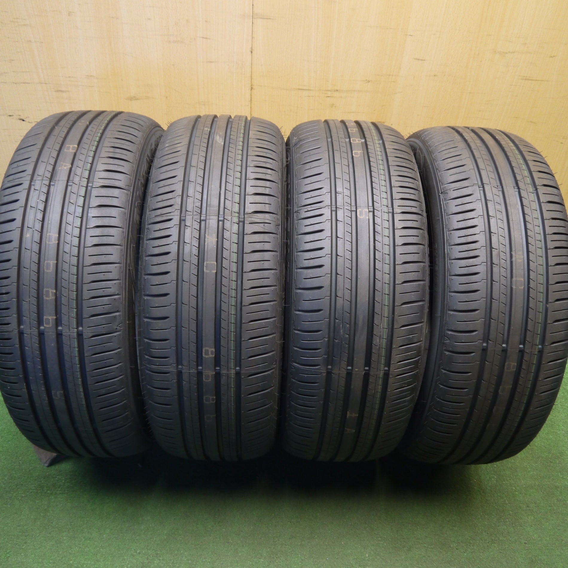 新車外し！25年☆215/50R18 ダンロップ エナセーブ EC300+ タイヤ 18 