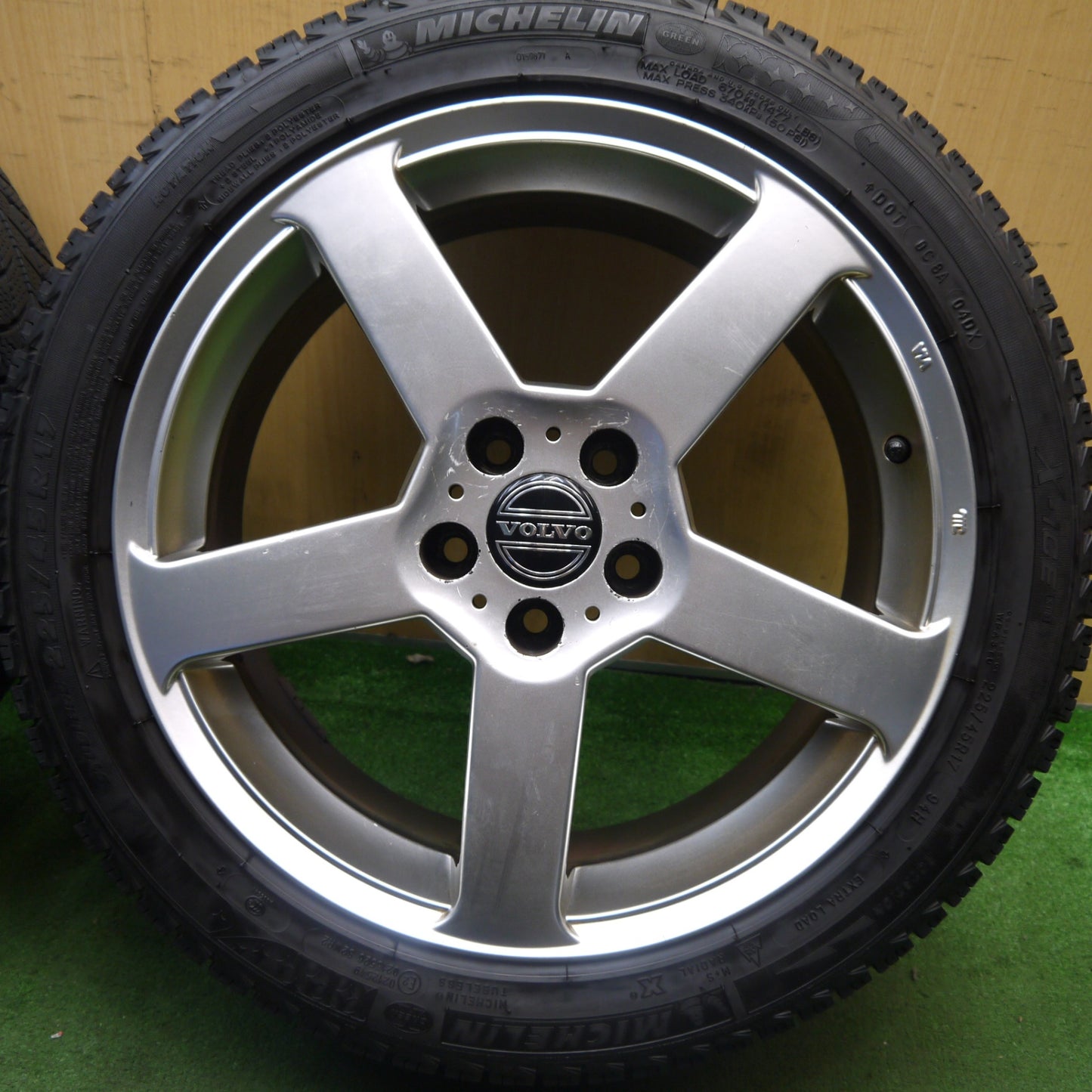 バリ溝!8.5分★ボルボ 等 225/45R17 スタッドレス ミシュラン X-ICE XI3 社外 アルミ 17インチ PCD108/5H★5091004Hス