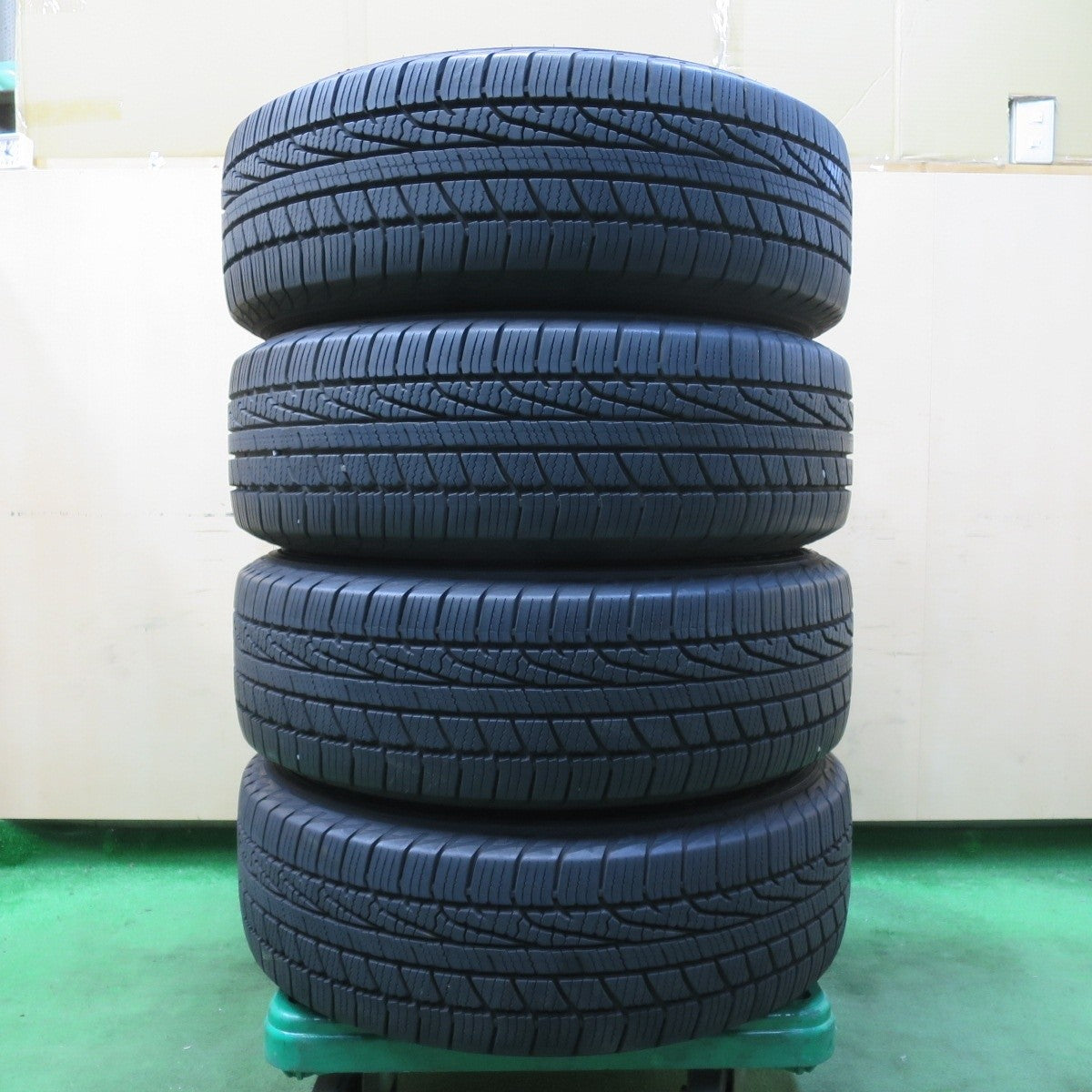 バリ溝 綺麗 9分★スタッドレス 225/65R17 グッドイヤー アシュアランス ウェザーレディ Galeria GS01 PCD114.3/5H★5011311イノ