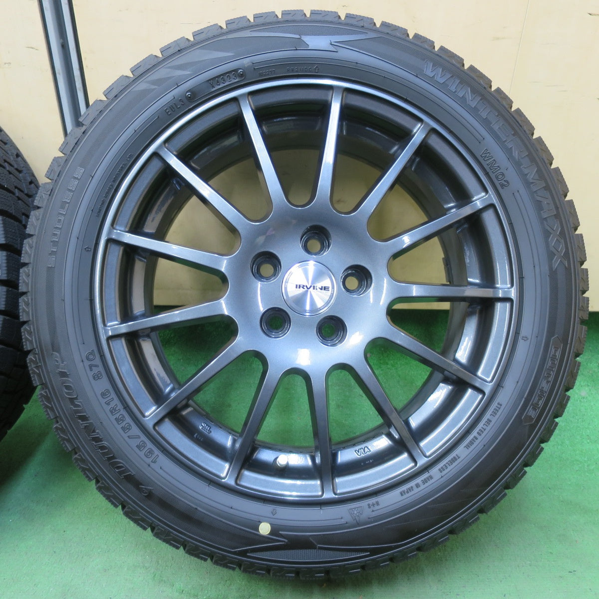 ほぼ未使用!23年!キレイ★アウディ ワーゲン 等 IRVINE F01 195/55R16 スタッドレス ダンロップ ウインターマックス WM02 アーヴィン 16インチ PCD100/5H★5092903イス