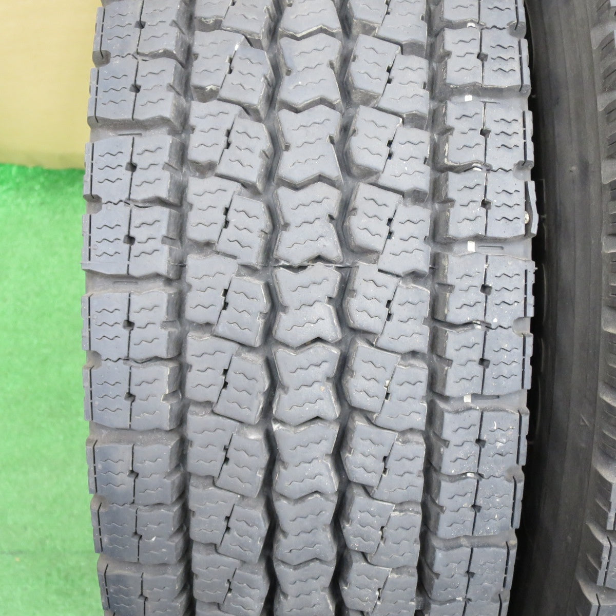 バリ溝!25年!9.5分★トラック バス タイヤ 245/70R19.5 136/134J スタッドレス トーヨー M919 19.5インチ★6032904NKスタ
