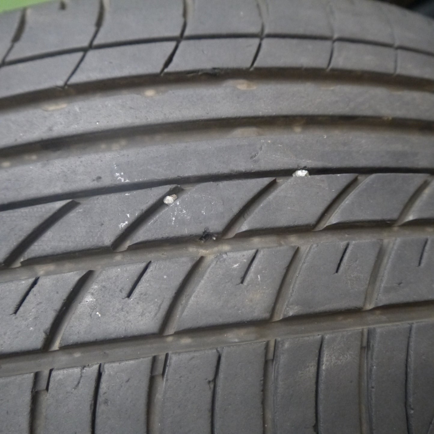 バリ溝!22年!9.5分★225/50R18 ヨコハマ PARADA PA03 ホワイトレター タイヤ 18インチ ハイエース キャラバン 等★5090302Hノタ