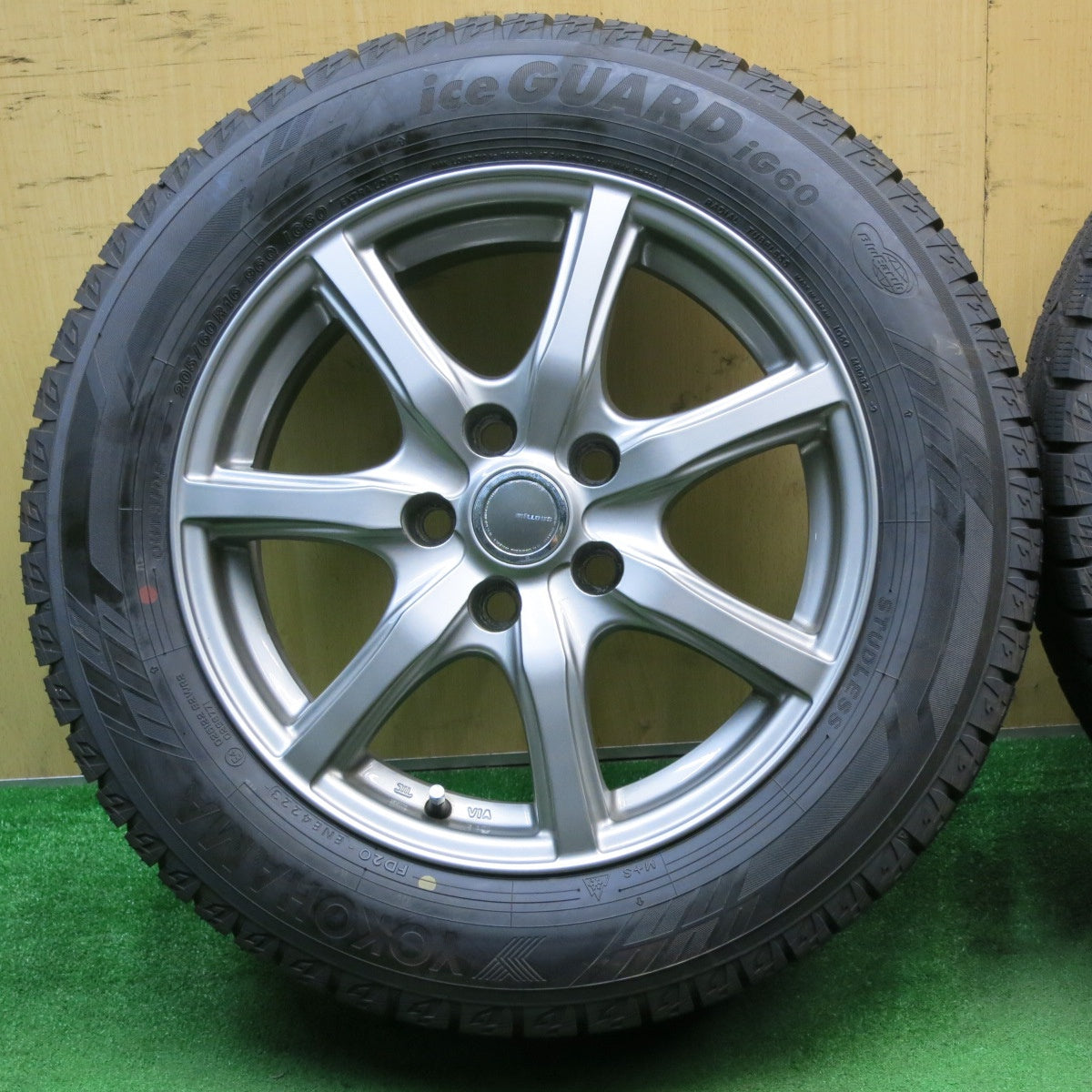 タイヤほぼ未使用!23年!キレイ★スタッドレス 205/60R16 ヨコハマ アイスガード iG60 MiLLOUS ミルアス 16インチ PCD114.3/5H★5051501NJス