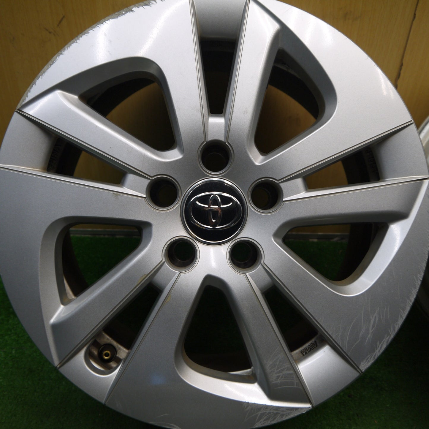 4本価格★トヨタ 50系 プリウス 純正 ホイール 15インチ 15×6.5J PCD100/5H★5061609Hホ