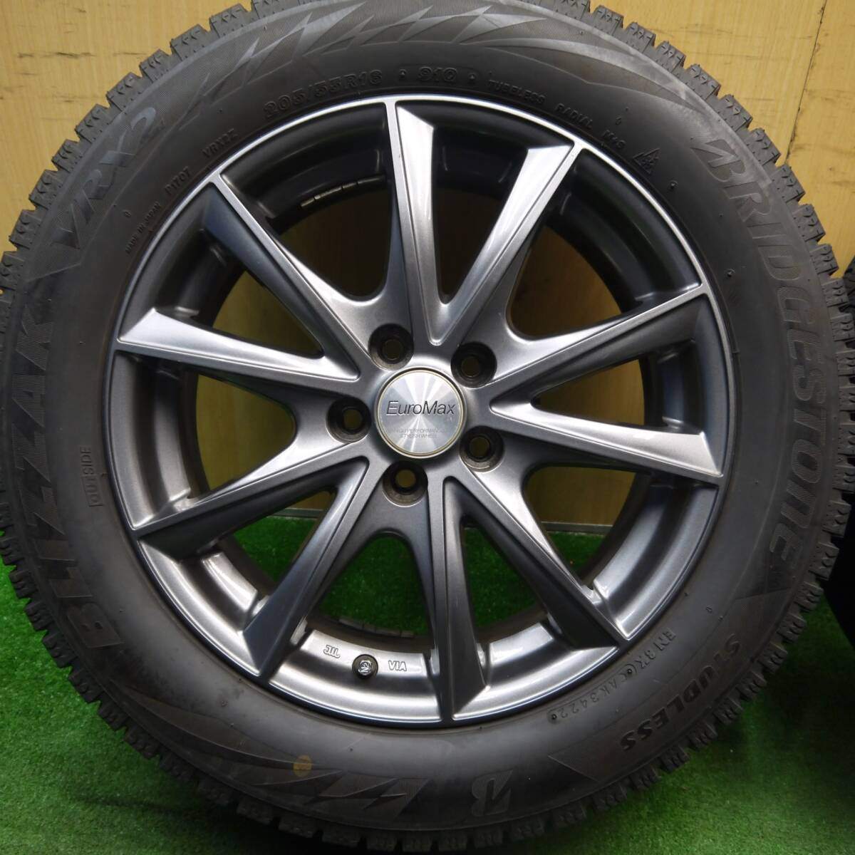 バリ溝!22年!キレイ!9.5分★86 BRZ等 205/55R16 スタッドレス ブリヂストン ブリザック VRX2 EuroMax ユーロマックス 16インチ PCD100/5H★5040804Hス