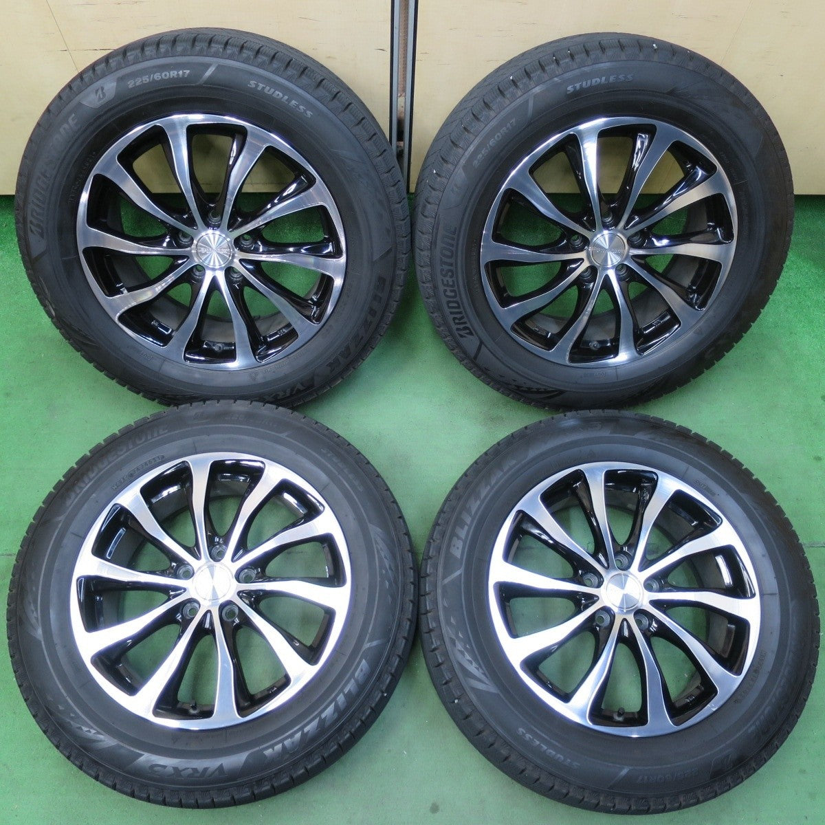 バリ溝!21年!キレイ!9.5分★スタッドレス 225/60R17 ブリヂストン ブリザック VRX3 BALMINUM バルミナ 17インチ PCD114.3/5H★5040711イス