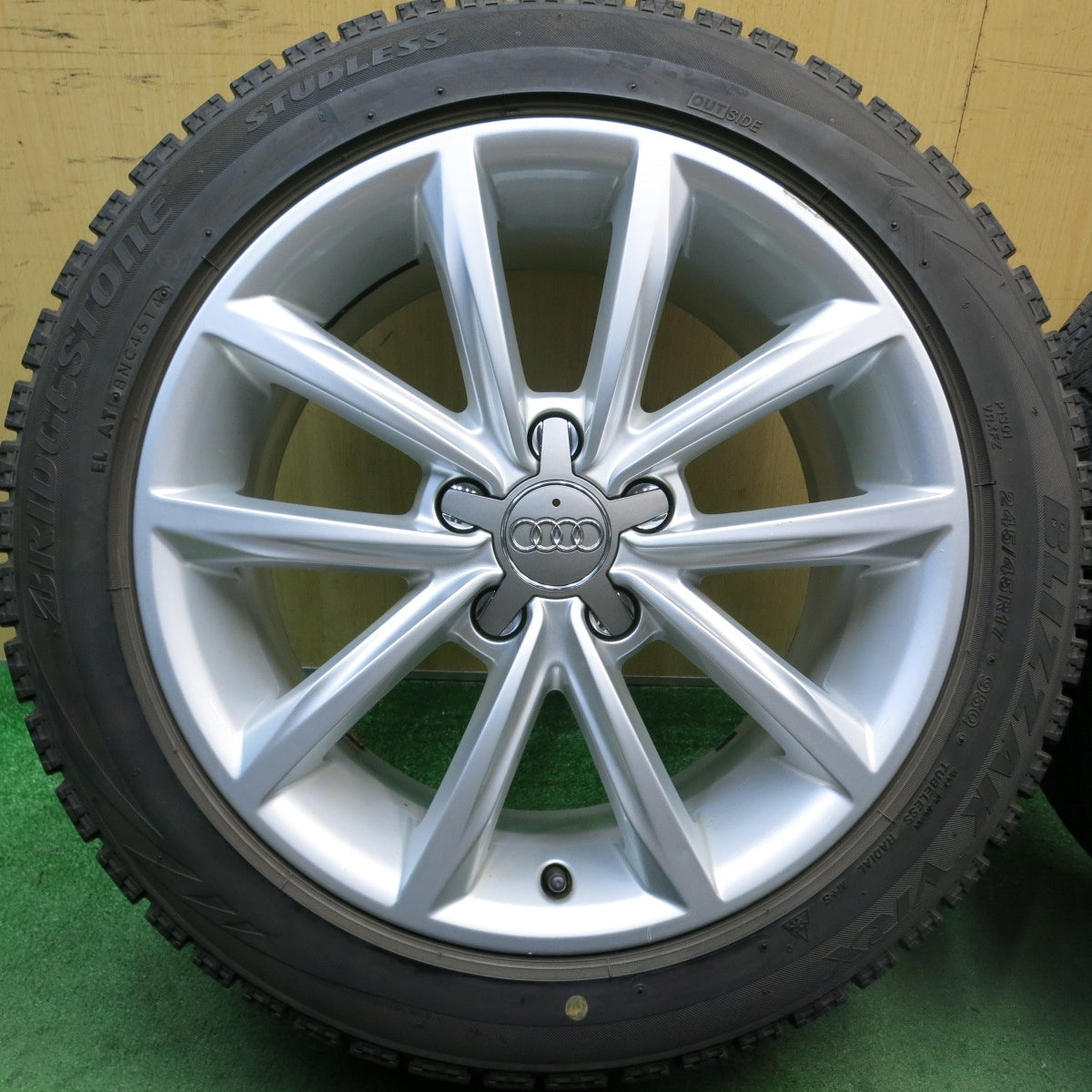 バリ溝!8.5分★アウディ TT 純正 245/45R17 スタッドレス ブリヂストン ブリザック VRX 17インチ PCD112/5H★5092701HAス