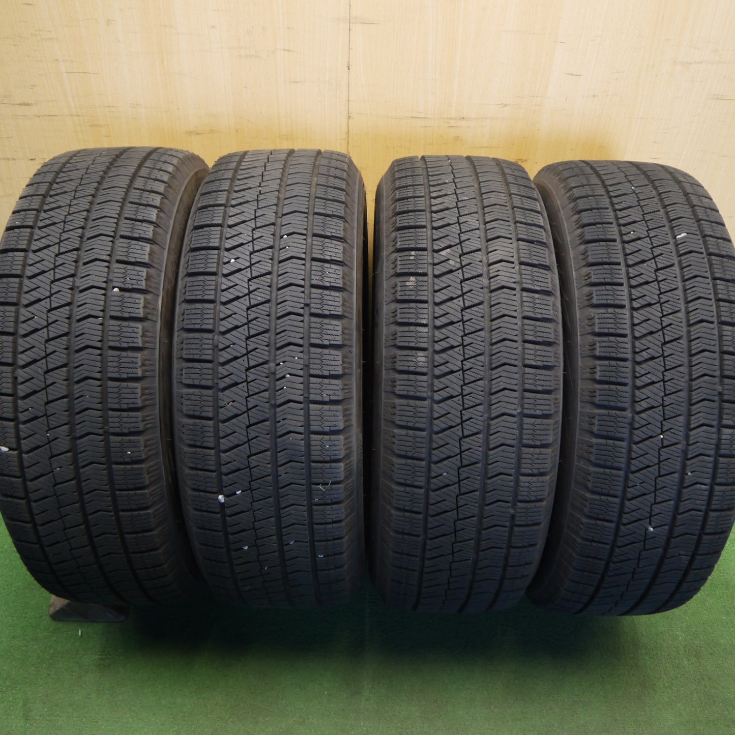 バリ溝!24年!キレイ!9.5分★スタッドレス 215/60R16 ブリヂストン ブリザック VRX2 SIBILLA NEXT W45 シビラ 16インチ PCD114.3/5H★6051511Hス