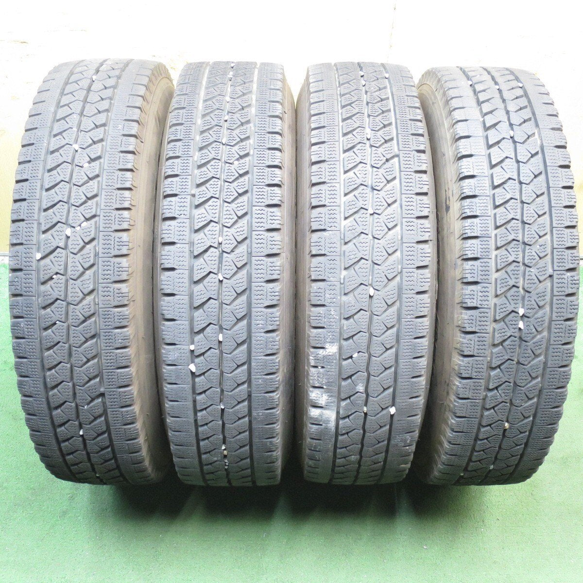 4本★トラック タイヤ 205/85R16 117/115L スタッドレス ブリヂストン W979 TOPY スチール 115-8C PCD208/5H★4050402クス