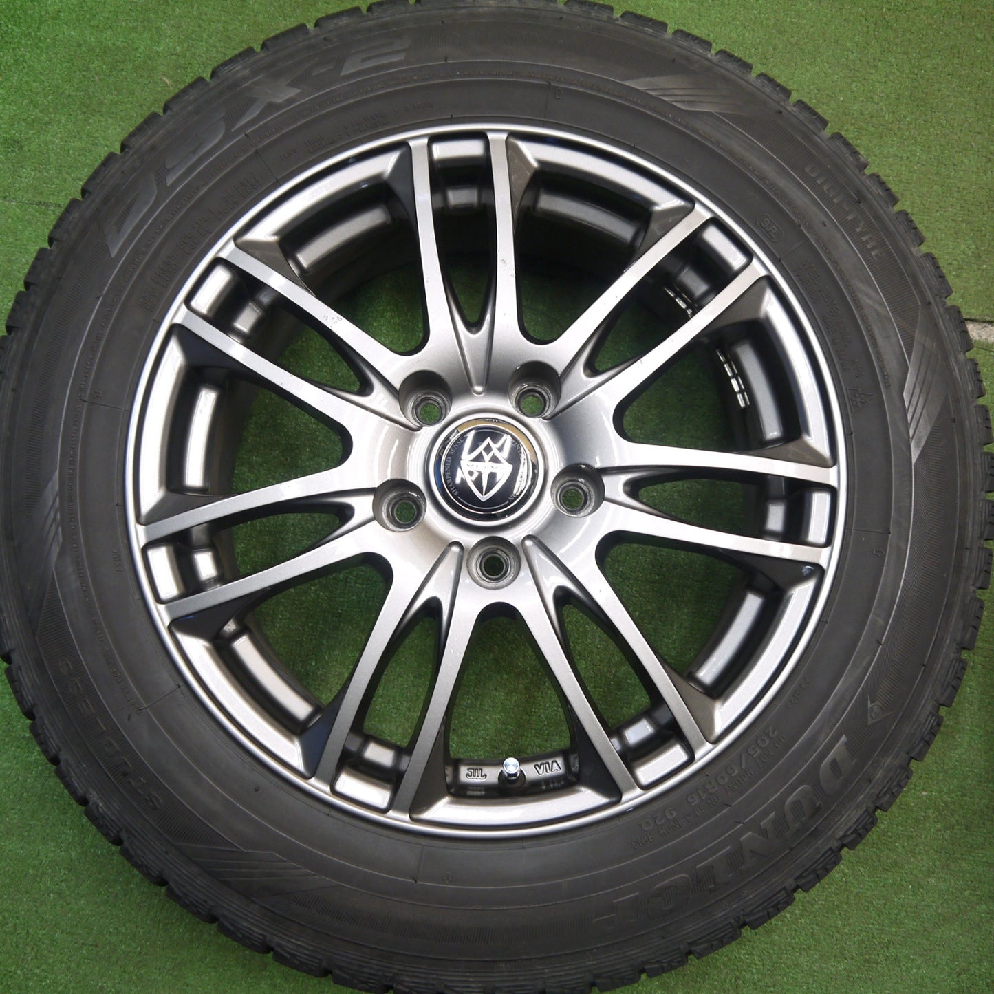バリ溝!9分★スタッドレス 205/60R16 ダンロップ DSX-2 VELVA ヴェルヴァ 16インチ PCD114.3/5H★5040910Hス