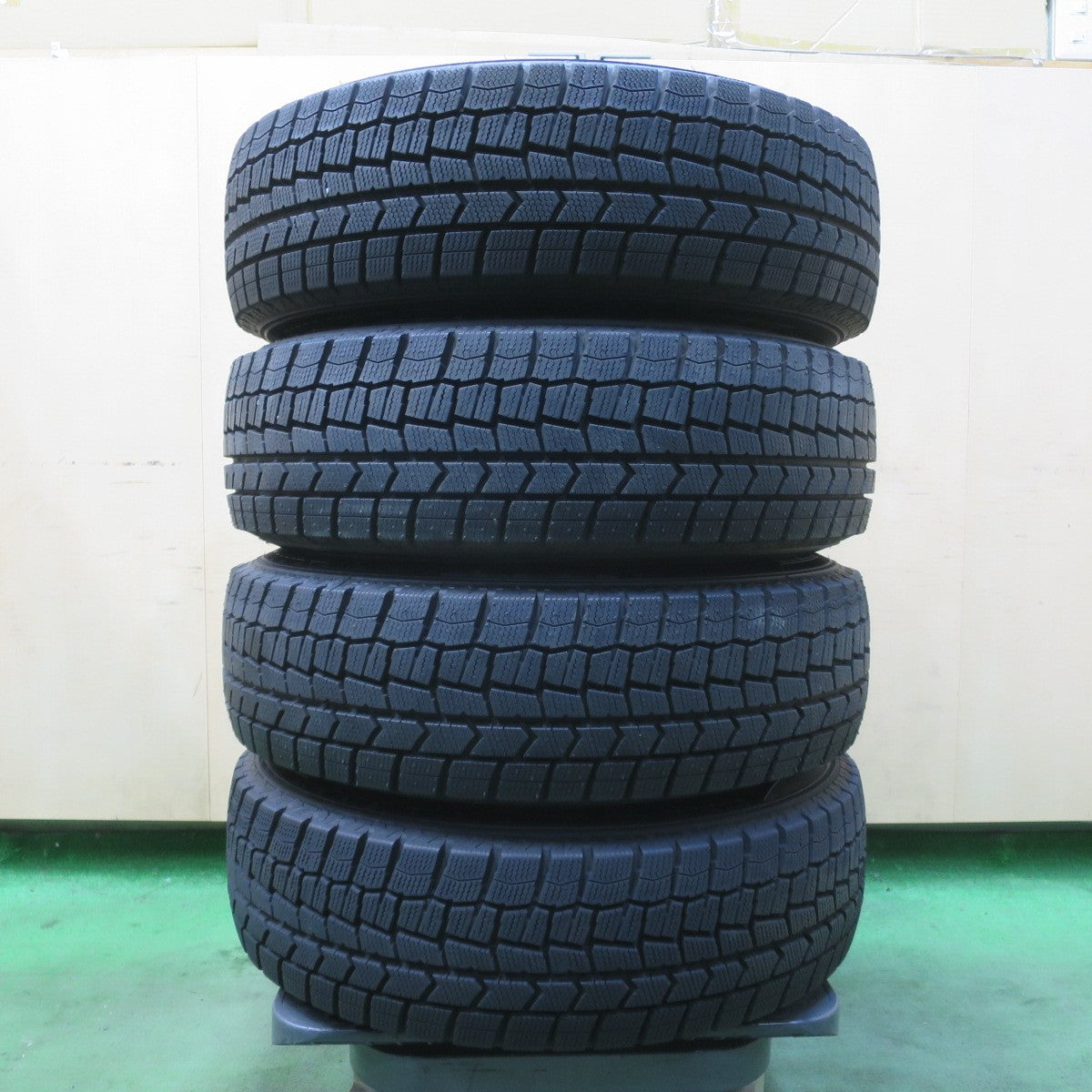 バリ溝!22年!ほぼ10分★スタッドレス 175/70R14 ダンロップ ウインターマックス WM02 Exceeder エクシーダー 14インチ PCD100/4H★6012701イス