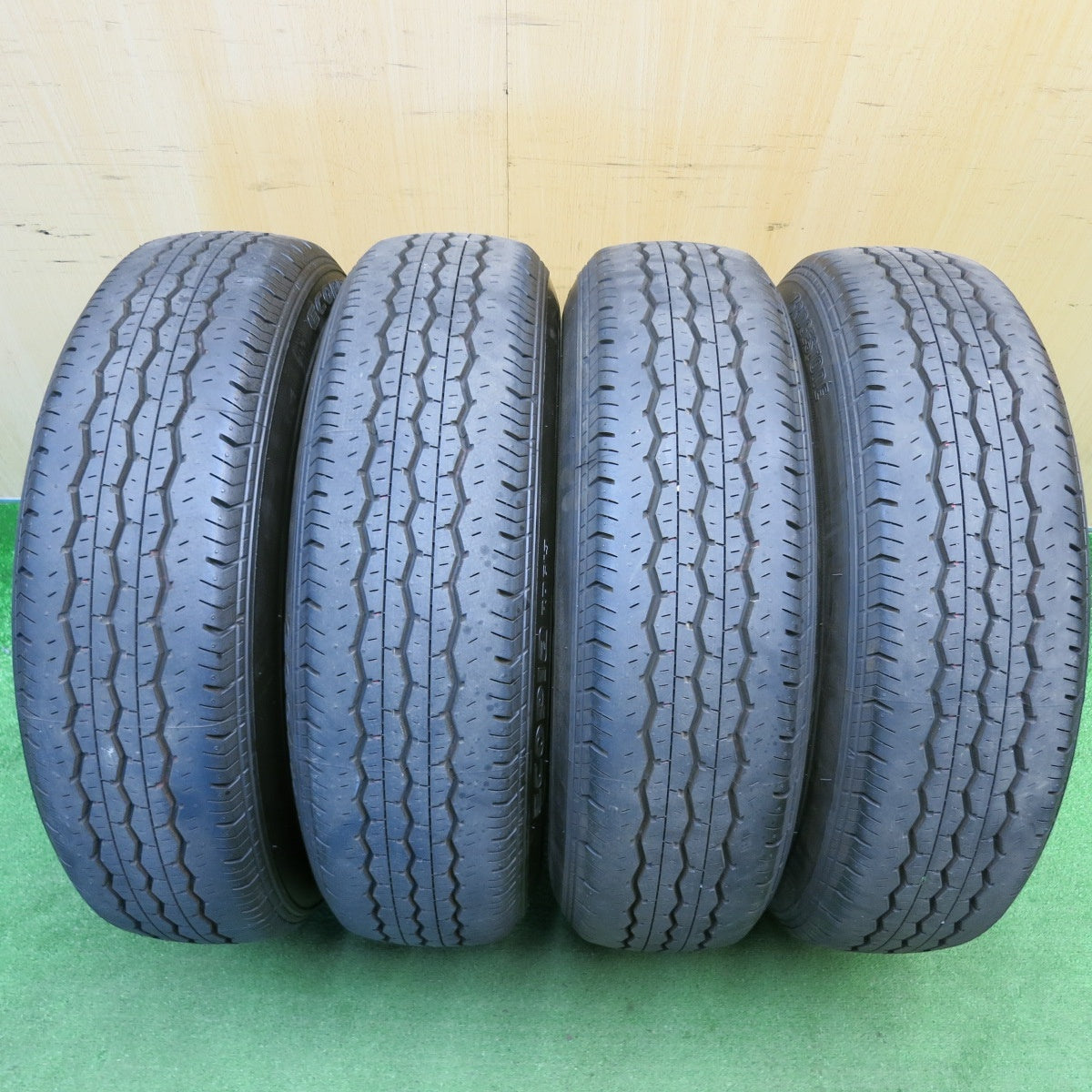 バリ溝!25年!キレイ!ほぼ10分★トヨタ 200系 ハイエース 純正 スチール 195/80R15 107/105S ブリヂストン エコピア RD613 15インチ PCD139.7/6H★6022610HAノ