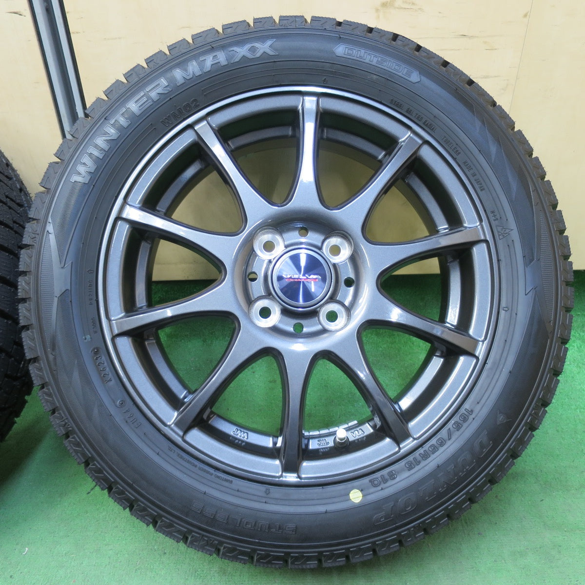 未使用!23年★スタッドレス 165/65R15 ダンロップ ウインターマックス WM02 VELVA CHARGE 15インチ ハスラー タフト 等 軽サイズ PCD100/4H★5051506イス