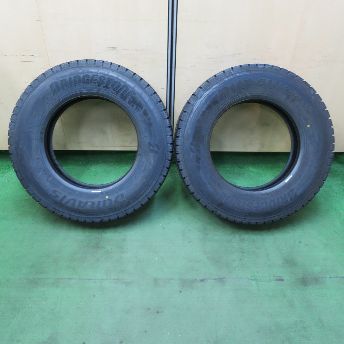 未使用!24年!2本★トラック タイヤ 205/80R17.5 120/118N ブリヂストン デュラビス G640 DURAVIS 17.5インチ★5063004イノタ