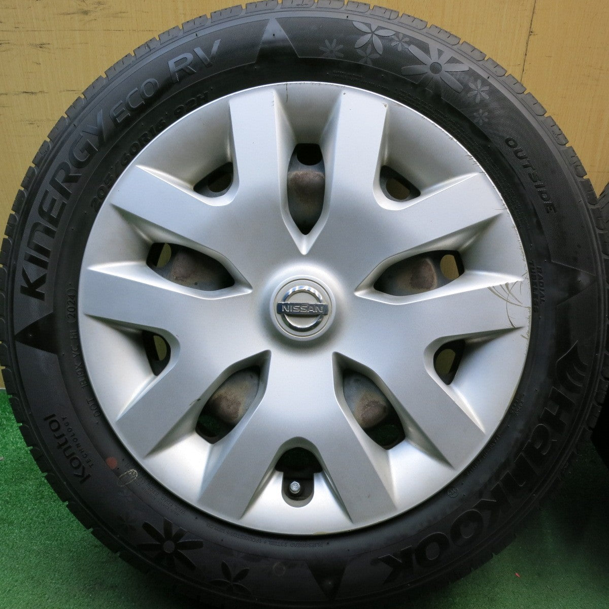 ほぼ未使用!24年★日産 ジューク 純正 スチール 205/60R16 ハンコック キナジー ECO RV 16インチ PCD114.3/5H★5090603HAノ