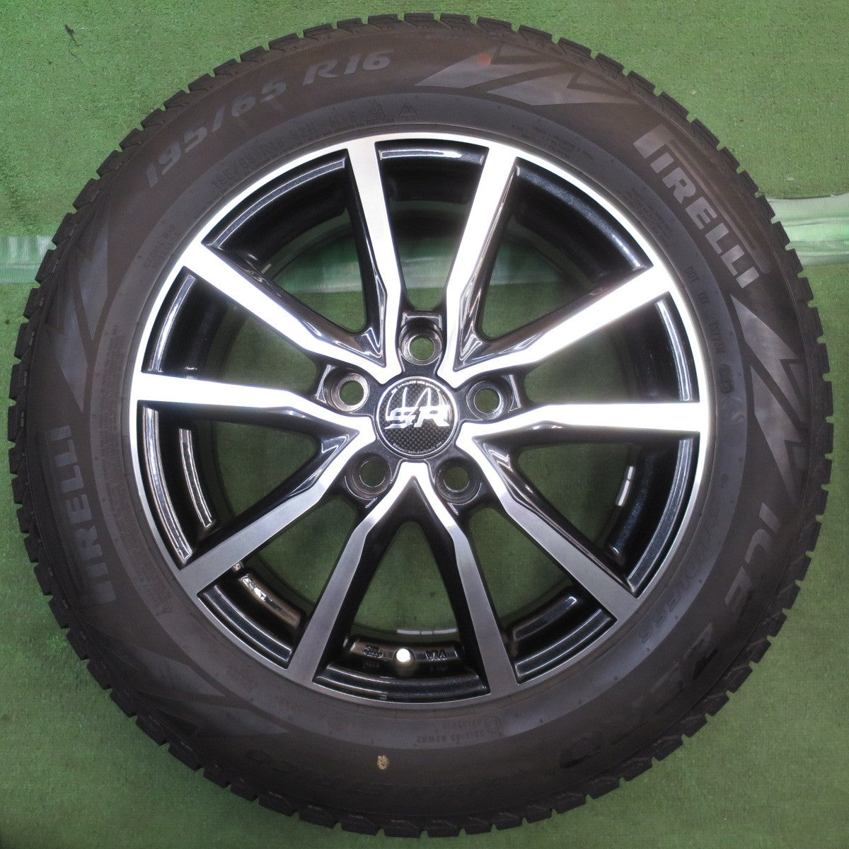 バリ溝!23年!キレイ!9分◎スタッドレス 195/65R16 ピレリ アイスゼロ アシンメトリコ STRANGER ストレンジャー 16インチ PCD114.3/5H◎6100402NJス