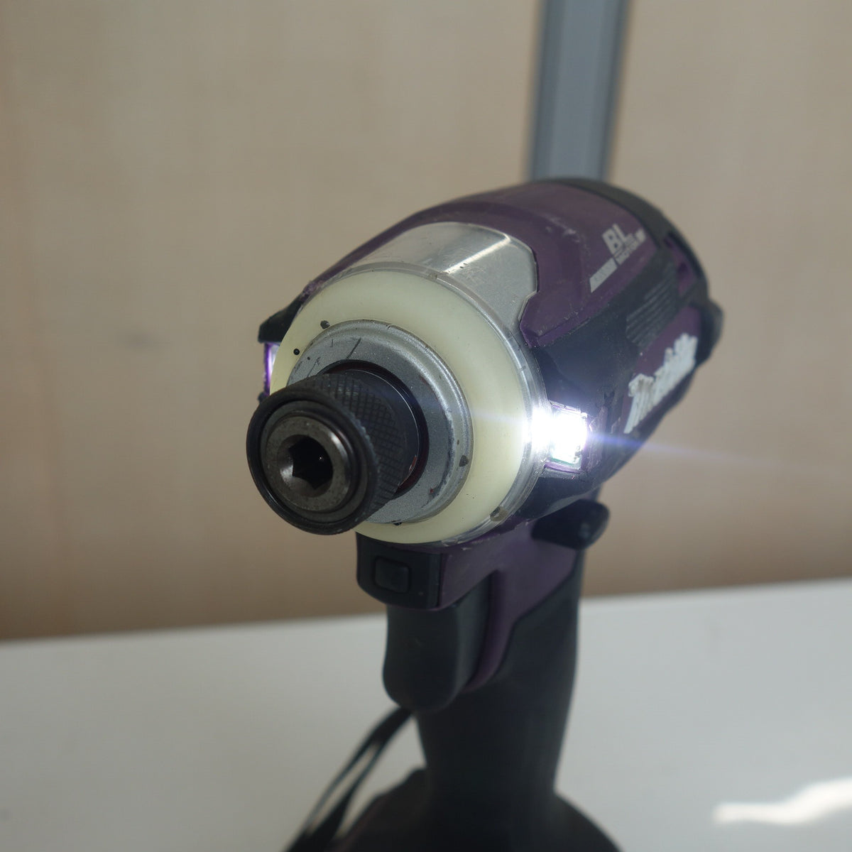 ◆マキタ 充電式 インパクト ドライバ TD172D 18V 純正 バッテリ BL1860B 電動 工具 makita◆
