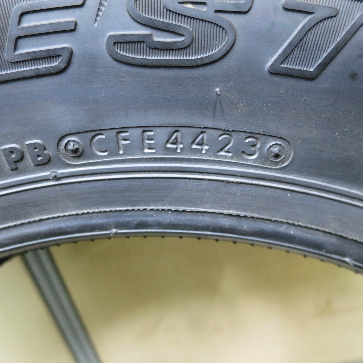 未使用!23年!1本★ジムニー 等 175/80R16 ブリヂストン デューラー H/L 852 DUELER タイヤ 16インチ★6042102ナノタ