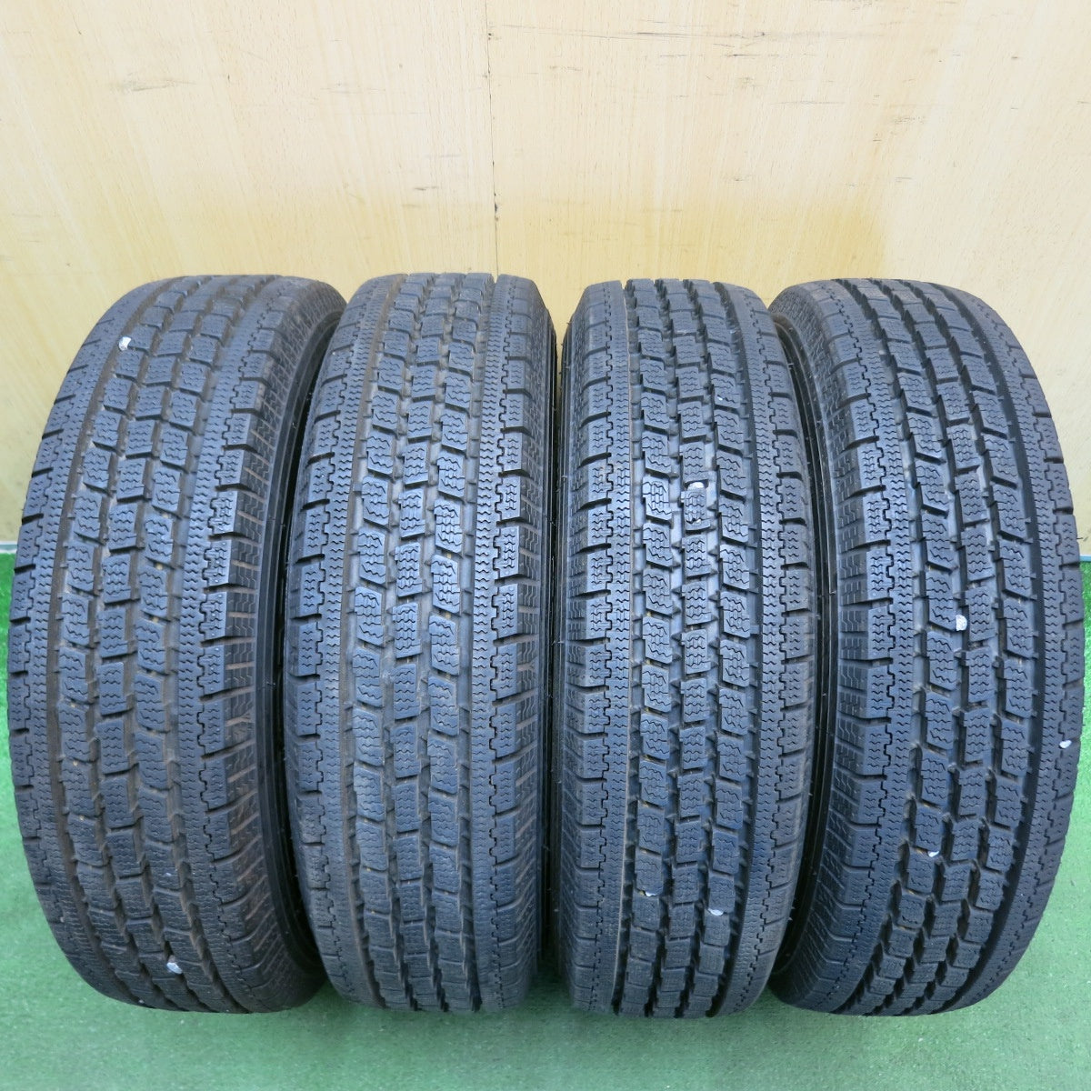 ほぼ未使用◎スタッドレス 145R12 8PR トーヨー デルベックス 934 スチール ホイール 12インチ PCD100/4H◎6073003HAス