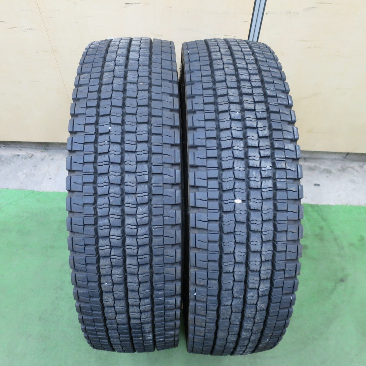 2本価格!23年◎トラック タイヤ 225/80R17.5 123/122L スタッドレス ダンロップ デクテス SP001 17.5インチ◎6101403NGスタ