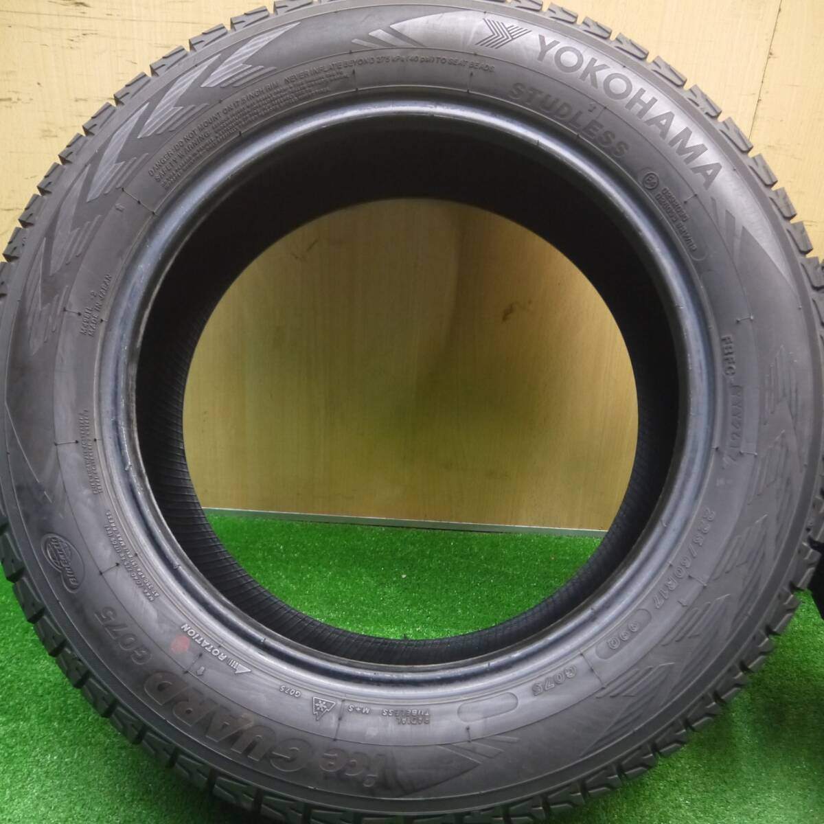 バリ溝!9.5分★スタッドレス 225/60R17 ヨコハマ アイスガード G075 17インチ フォレスター アルファード等★4110609Hスタ