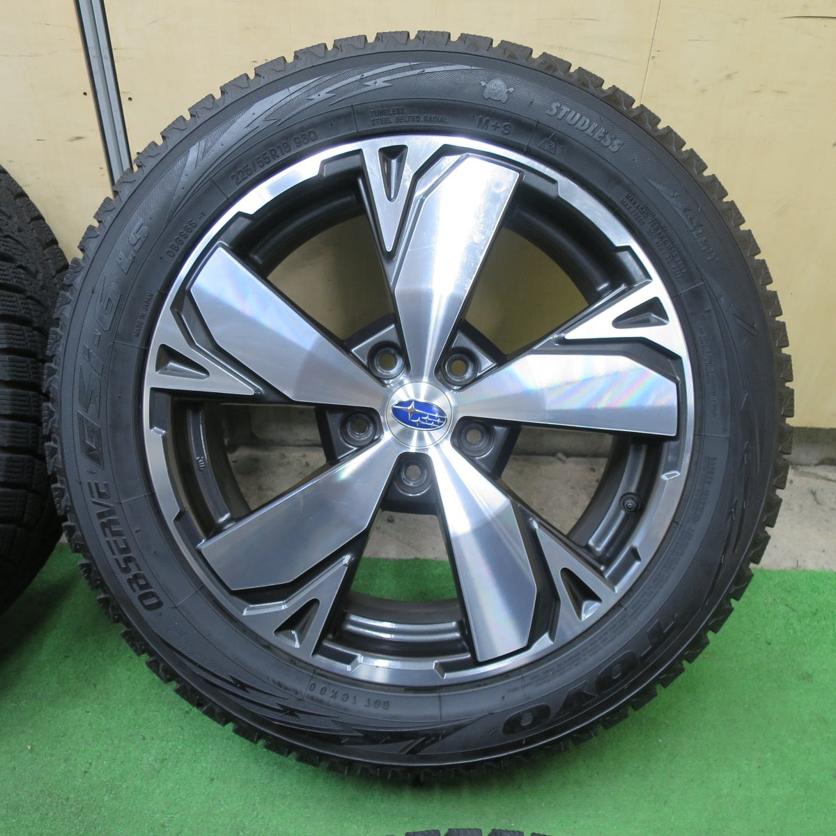 バリ溝!22年!キレイ!9.5分★スバル SK フォレスター 純正 225/55R18 スタッドレス トーヨー オブザーブ GSi-6 LS 18インチ PCD114.3/5H★5092402TTス
