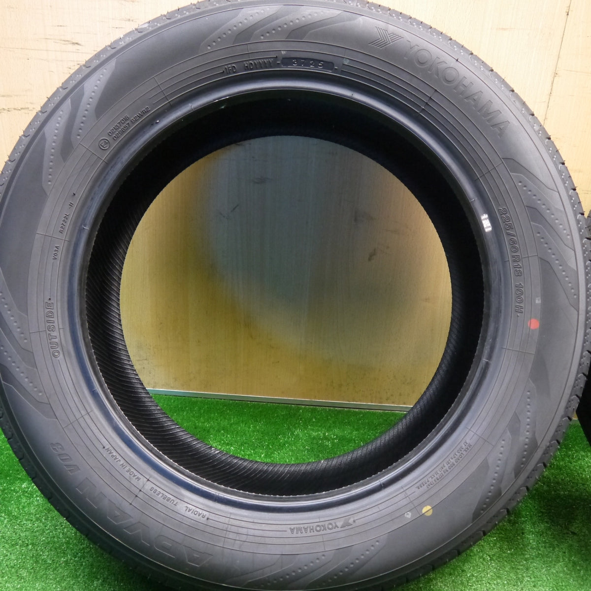 新車外し!25年★225/60R18 ヨコハマ アドバン V03 タイヤ 18インチ 40系 アルファード ヴェルファイア 等★5111007Hノタ