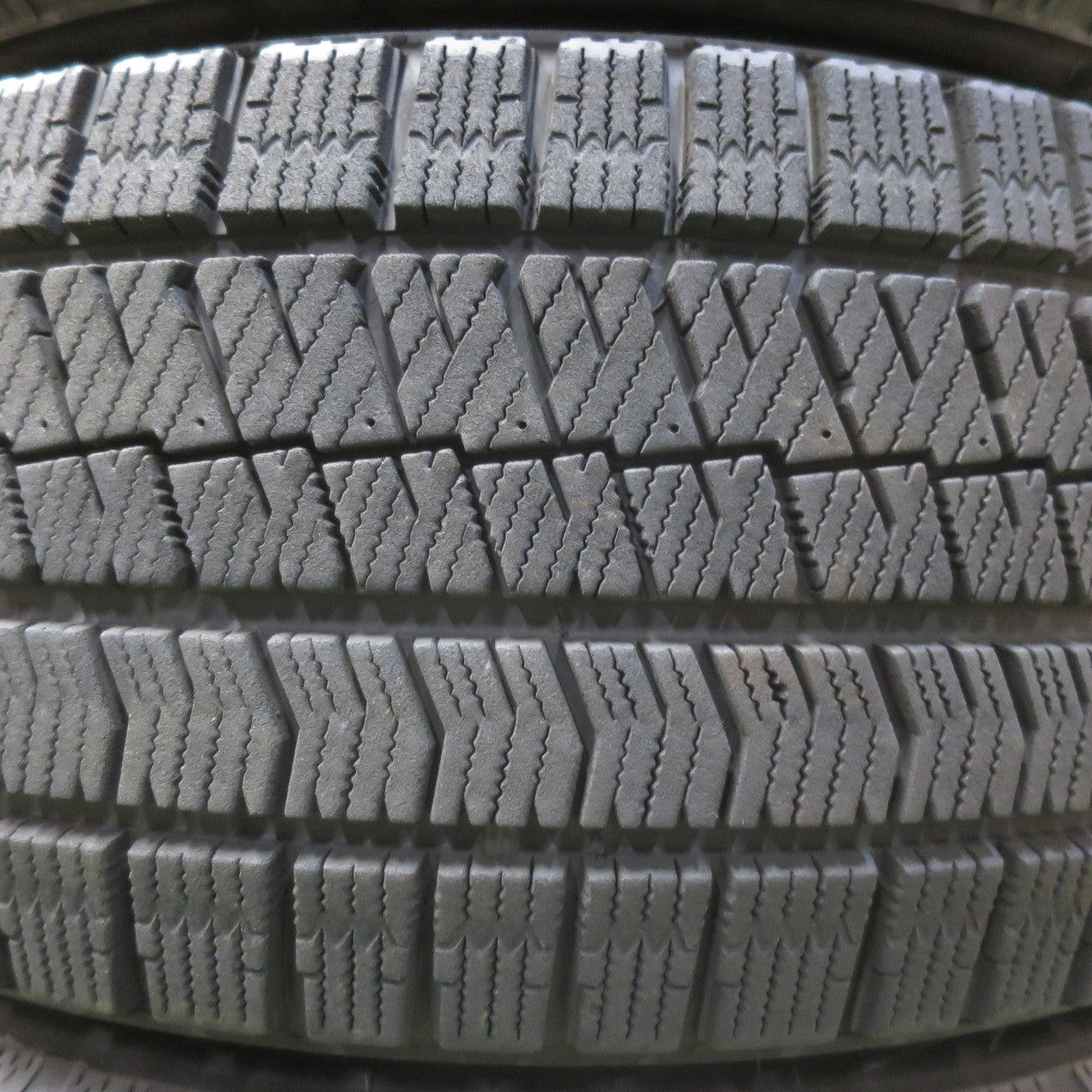 バリ溝!22年!9.5分★スタッドレス 205/55R16 ブリヂストン ブリザック VRX2 タイヤ 16インチ プリウス インプレッサ カローラ スポーツ 等★5092004イスタ
