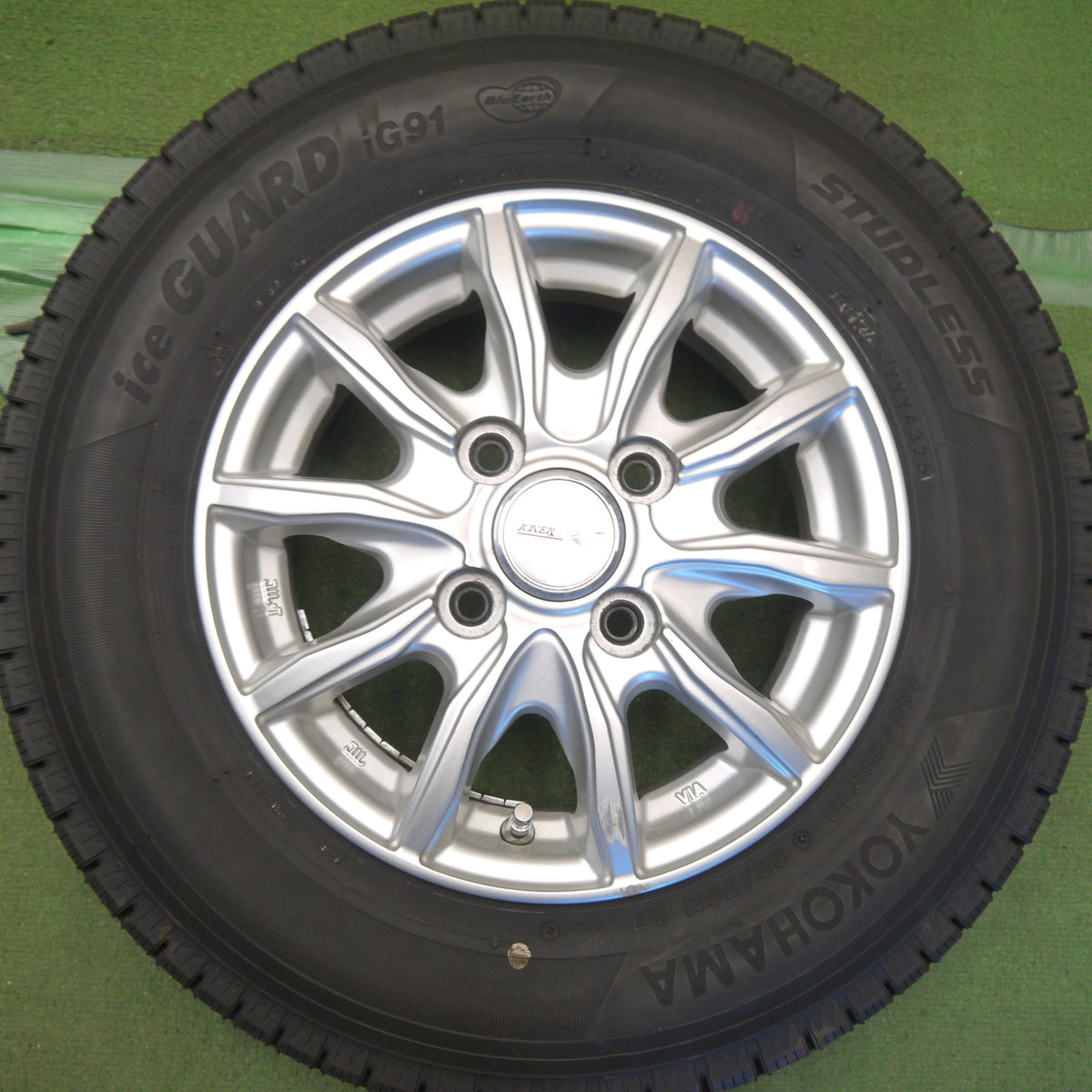 バリ溝!25年!キレイ!9.5分以上◎スタッドレス 145/80R12 80/78N ヨコハマ アイスガード iG91 JOKER ジョーカー 12インチ PCD100/4H◎6100606Hス