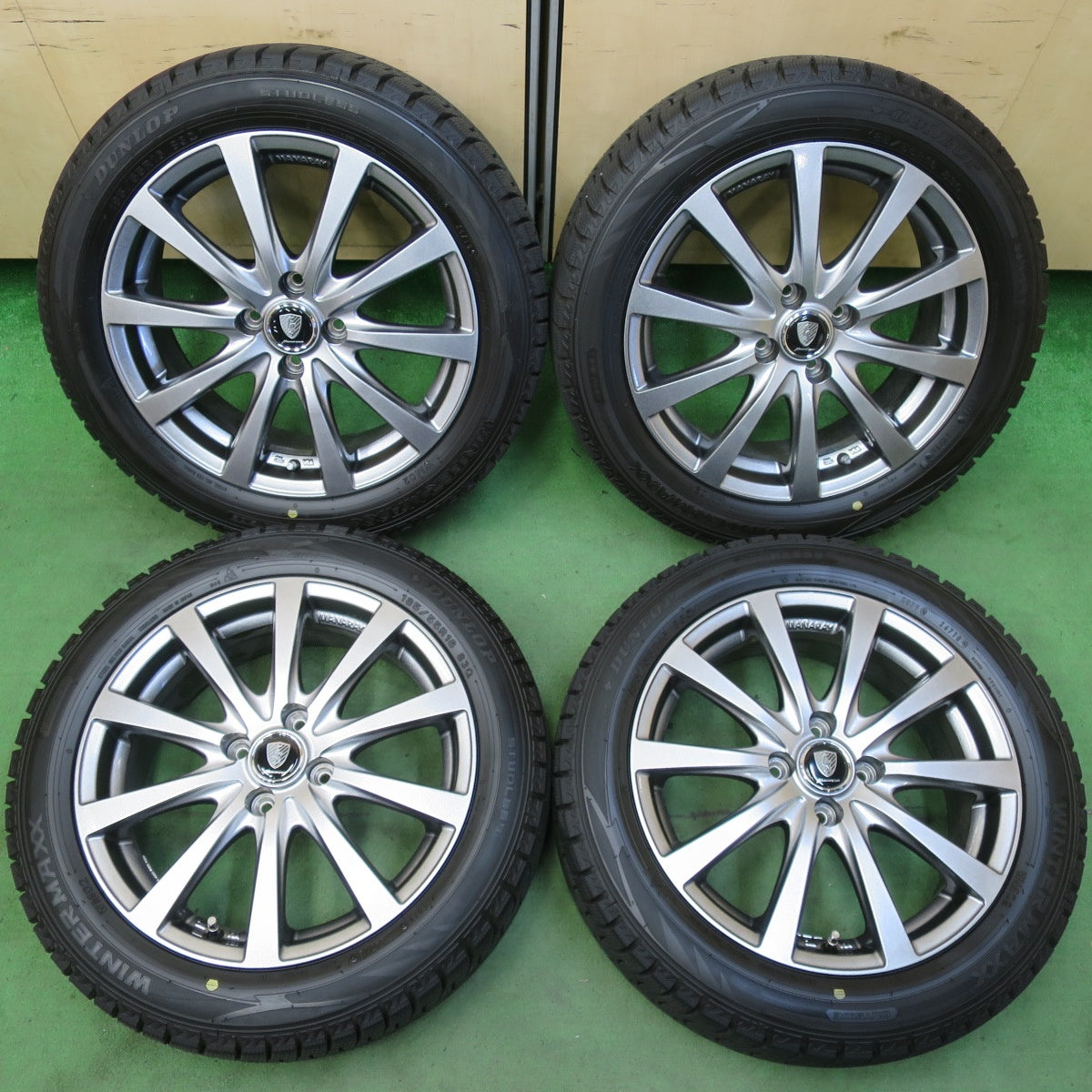 バリ溝!キレイ!ほぼ10分★スタッドレス 185/55R16 ダンロップ ウインターマックス WM02 MANARAY SPORT マナレイスポーツ 16インチ PCD100/4H★5051308イス