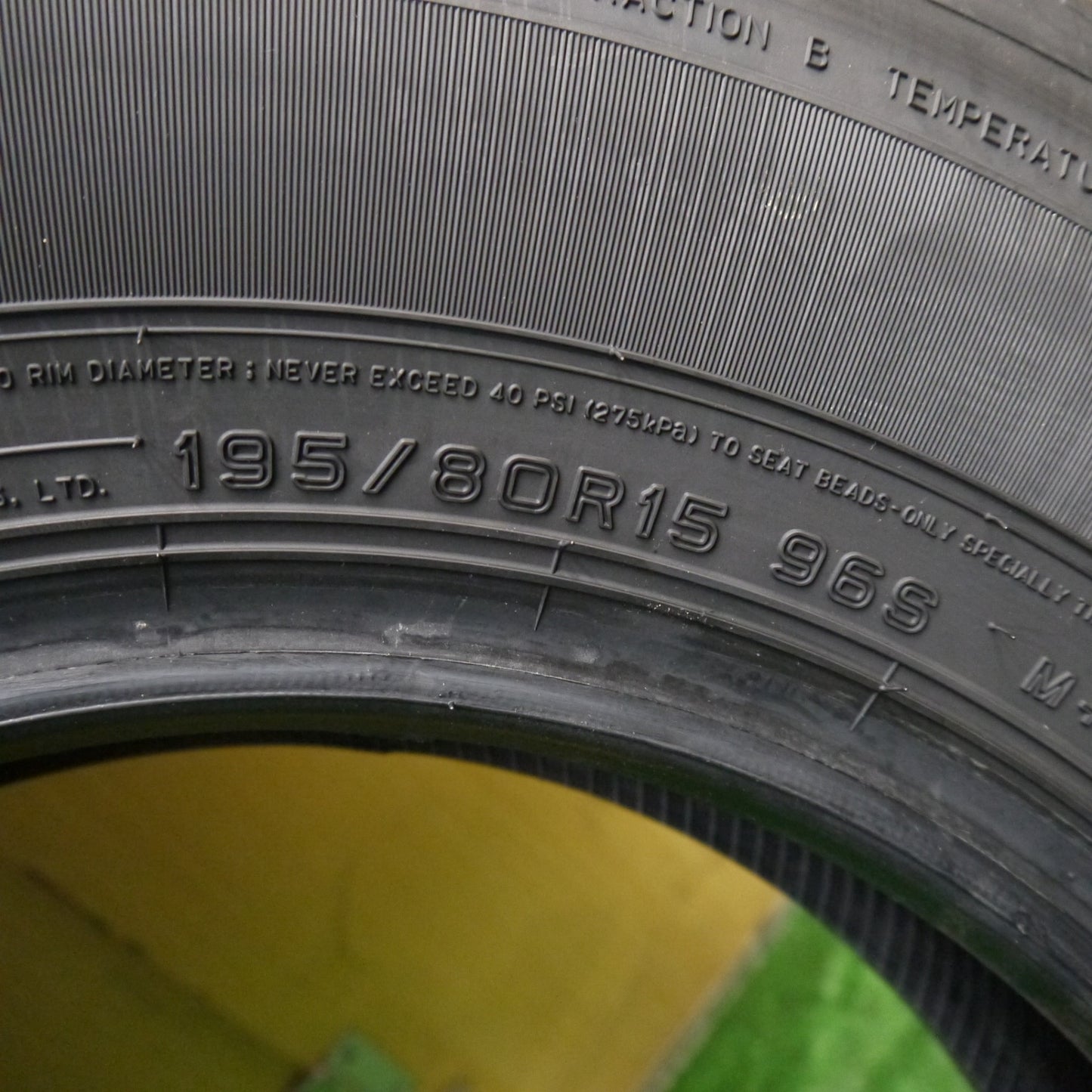 新車外し!23年!1本★195/80R15 ダンロップ AT20 グラントレック 15インチ タイヤ ジムニー シエラ ハイエース 等★5070808Hノタ