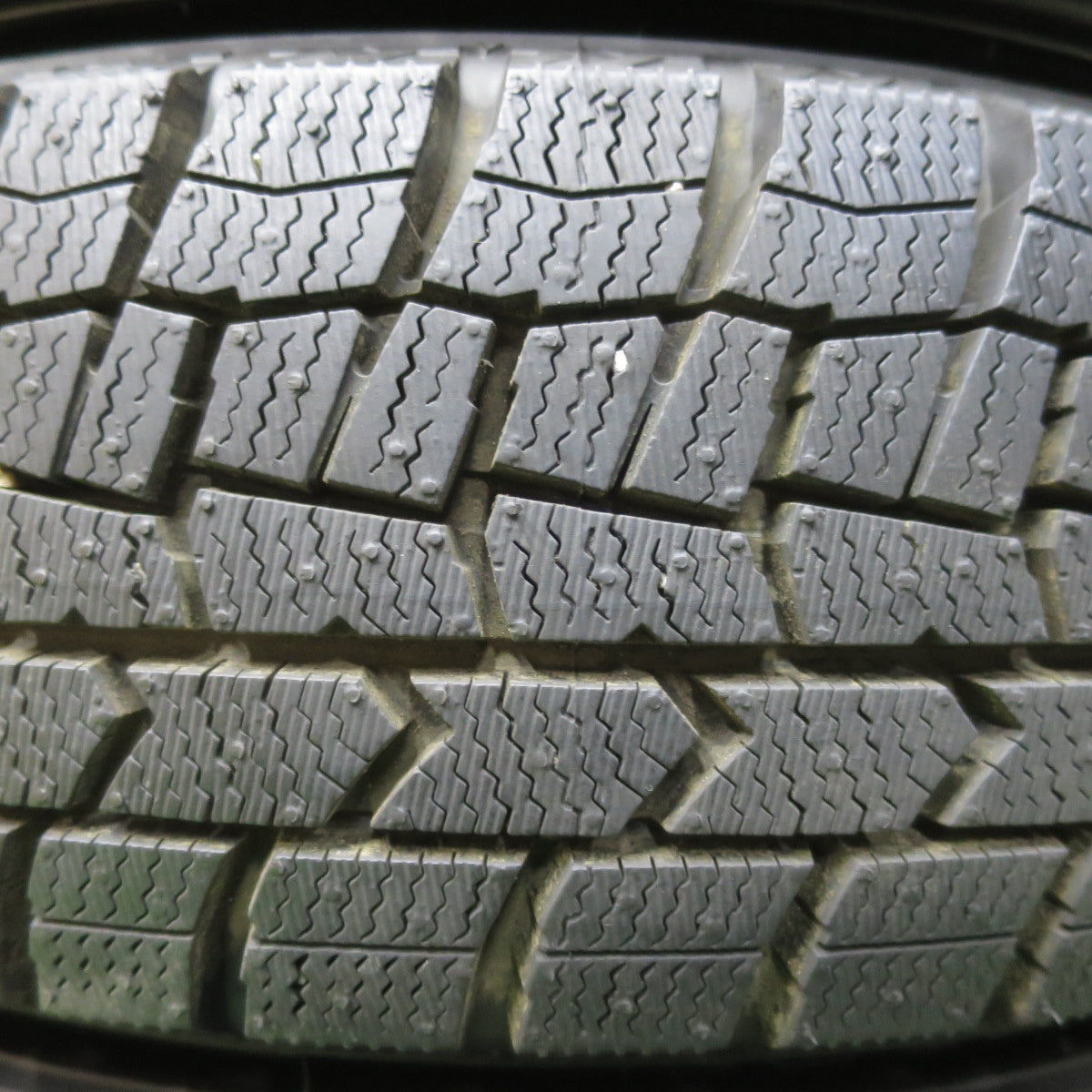 バリ溝!24年!キレイ!ほぼ10分★スタッドレス 165/65R14 ダンロップ ウインターマックス WM02 WINNERS ウィナーズ タンク ルーミー パッソ 等 PCD100/4H★5092901イス